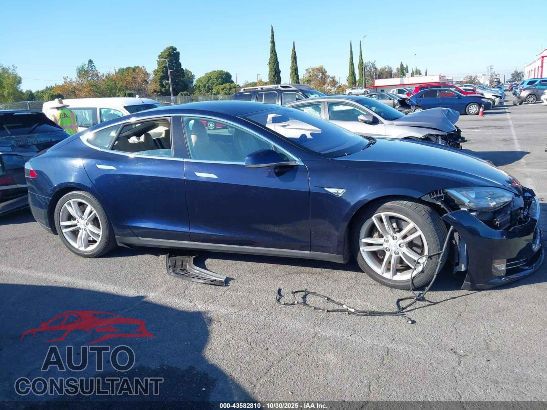 TESLA MODEL S 2013 - 5YJSA1DP9DFP06278