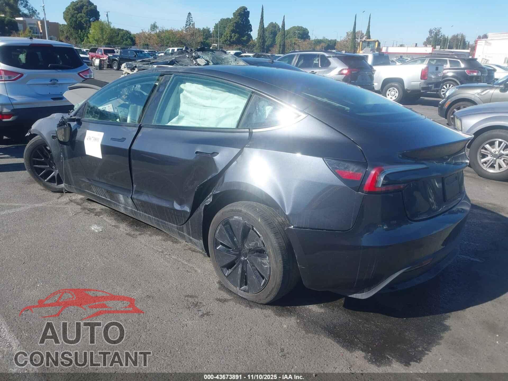 TESLA MODEL 3 2024 - 5YJ3E1EA3RF738802