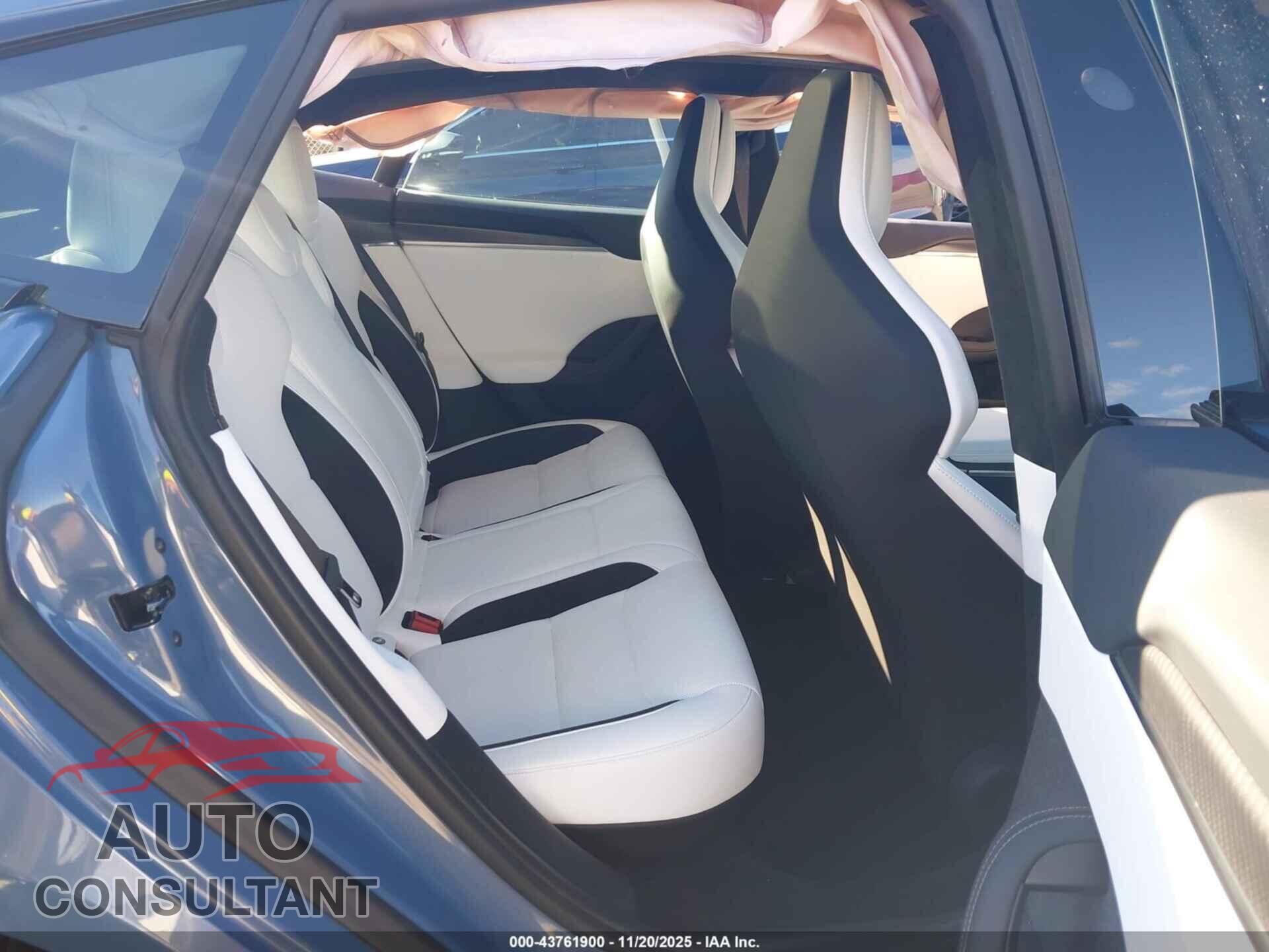 TESLA MODEL S 2026 - 5YJSA1E65TF555170