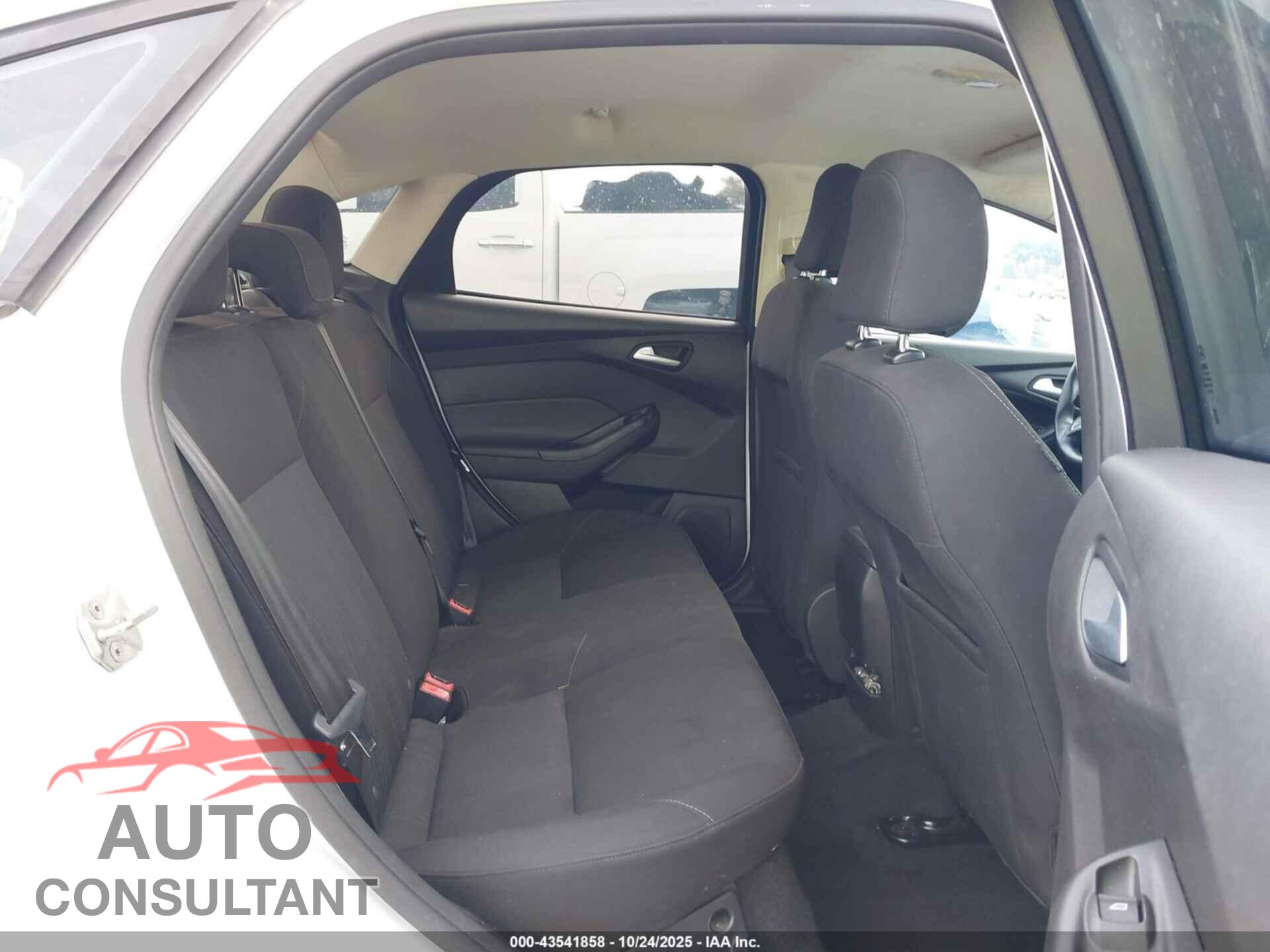 FORD FOCUS 2016 - 1FADP3F21GL231026