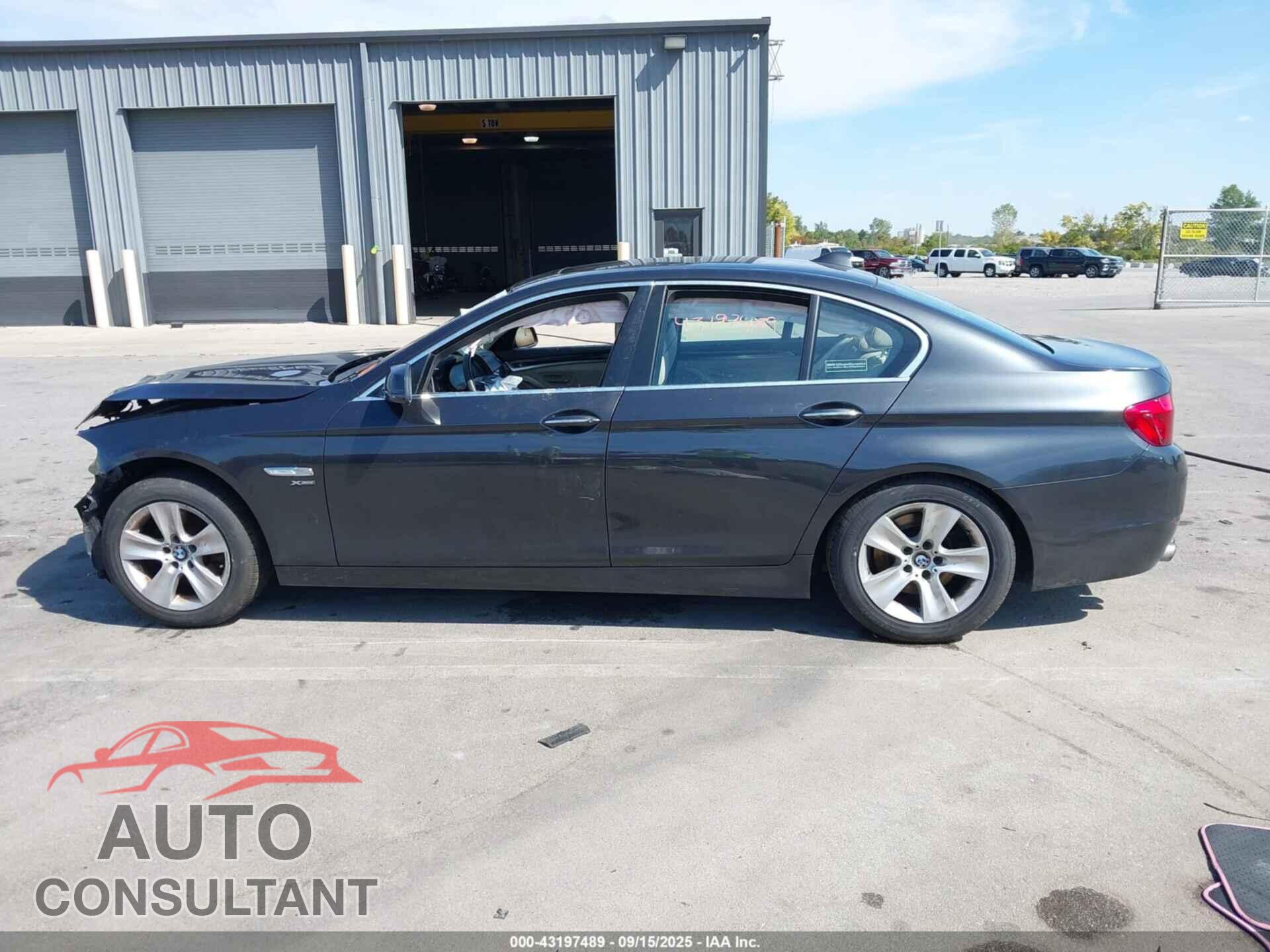 BMW 528I 2012 - WBAXH5C59CDW04782