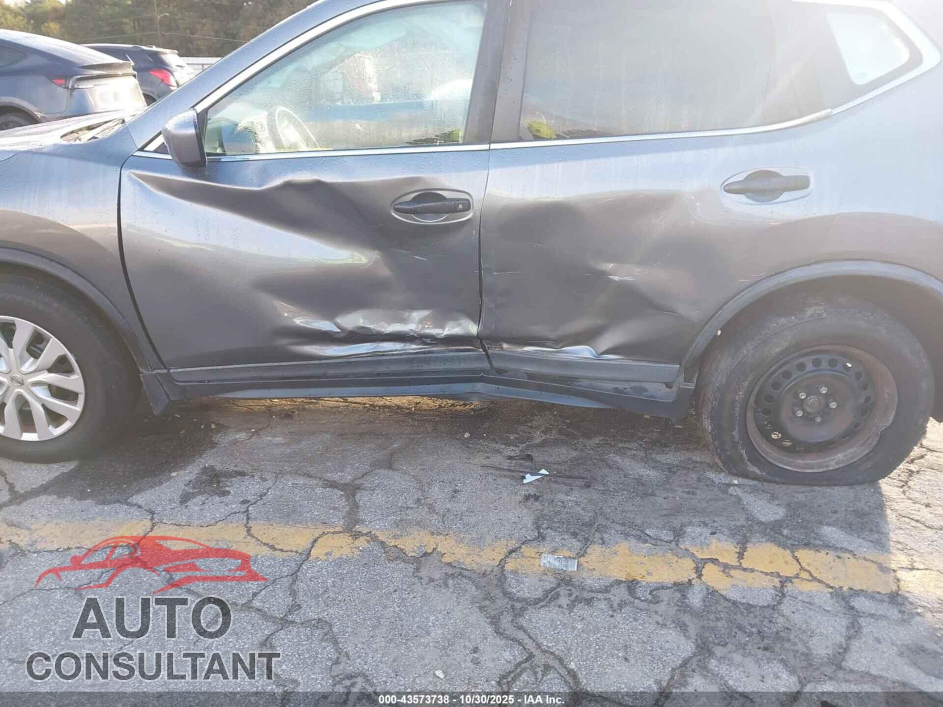 NISSAN ROGUE 2017 - KNMAT2MV2HP610577