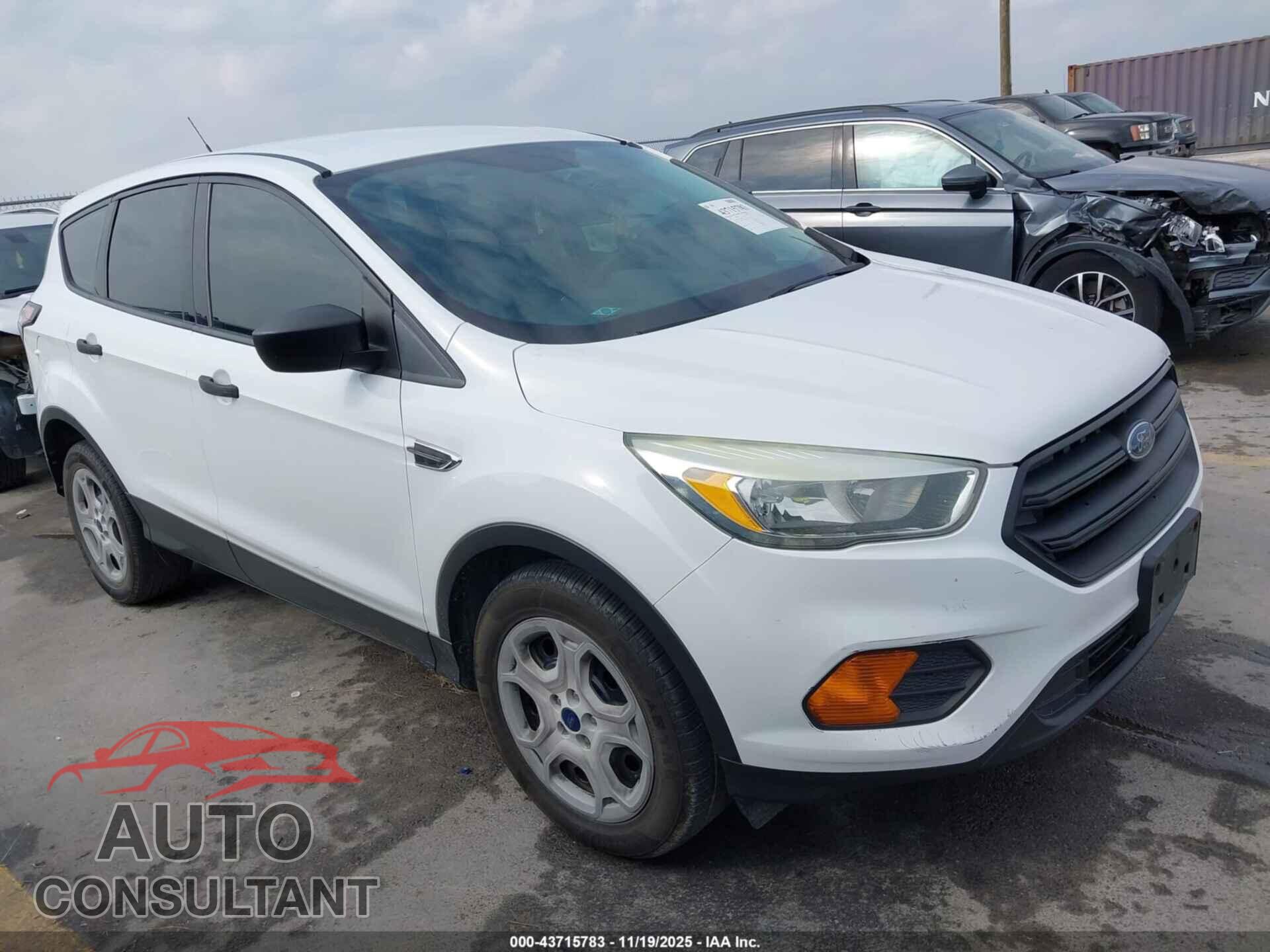 FORD ESCAPE 2017 - 1FMCU0F72HUC24716