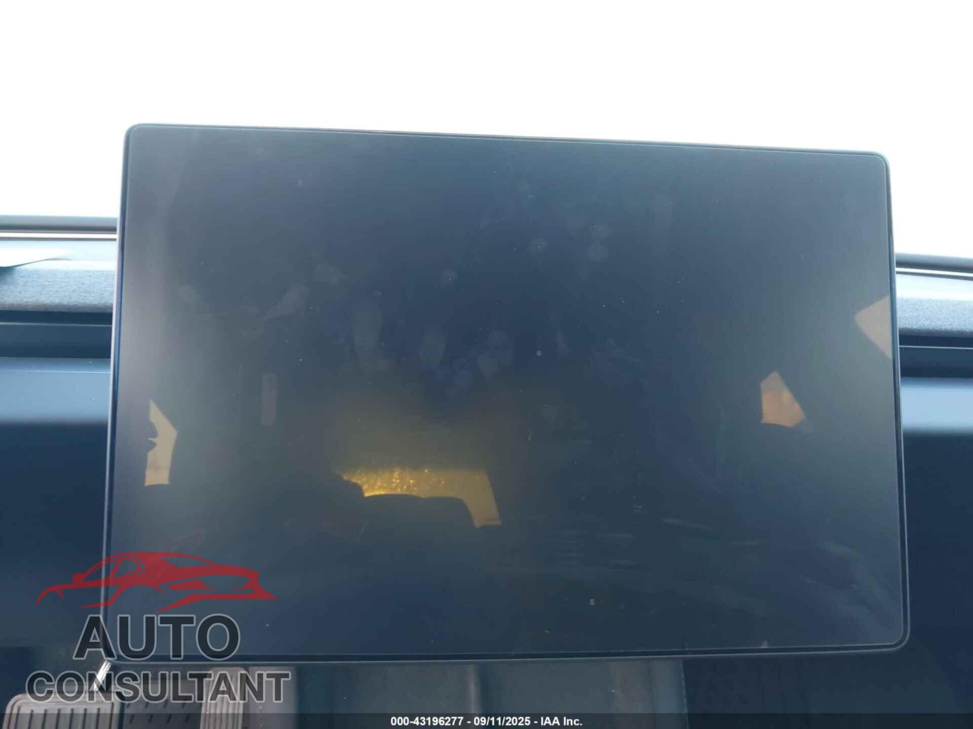 TESLA MODEL 3 2025 - 5YJ3E1EA7SF879247