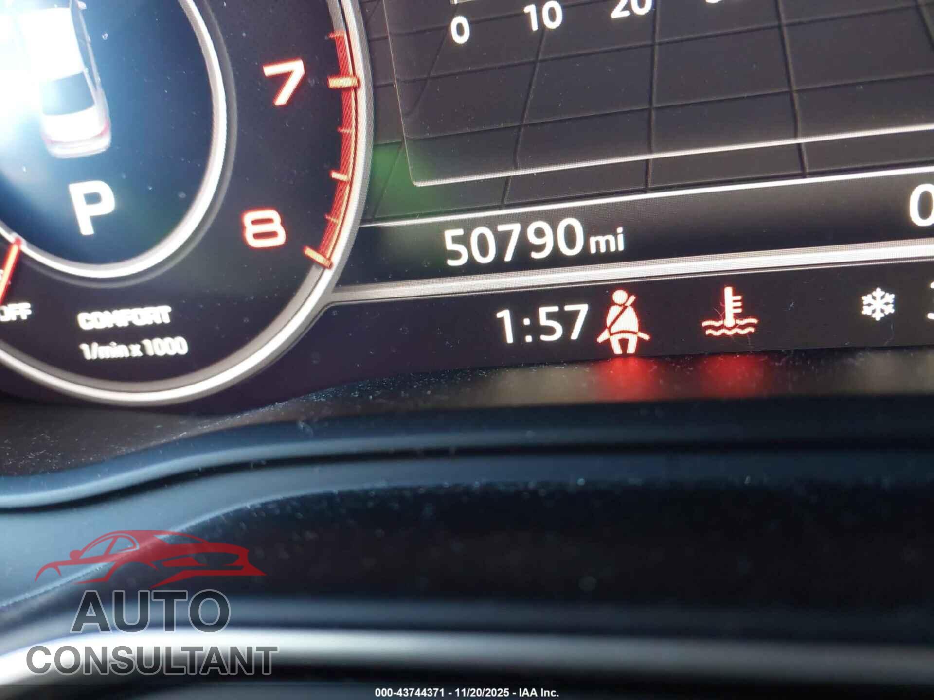 AUDI A4 2017 - WAUDNAF49HN055884