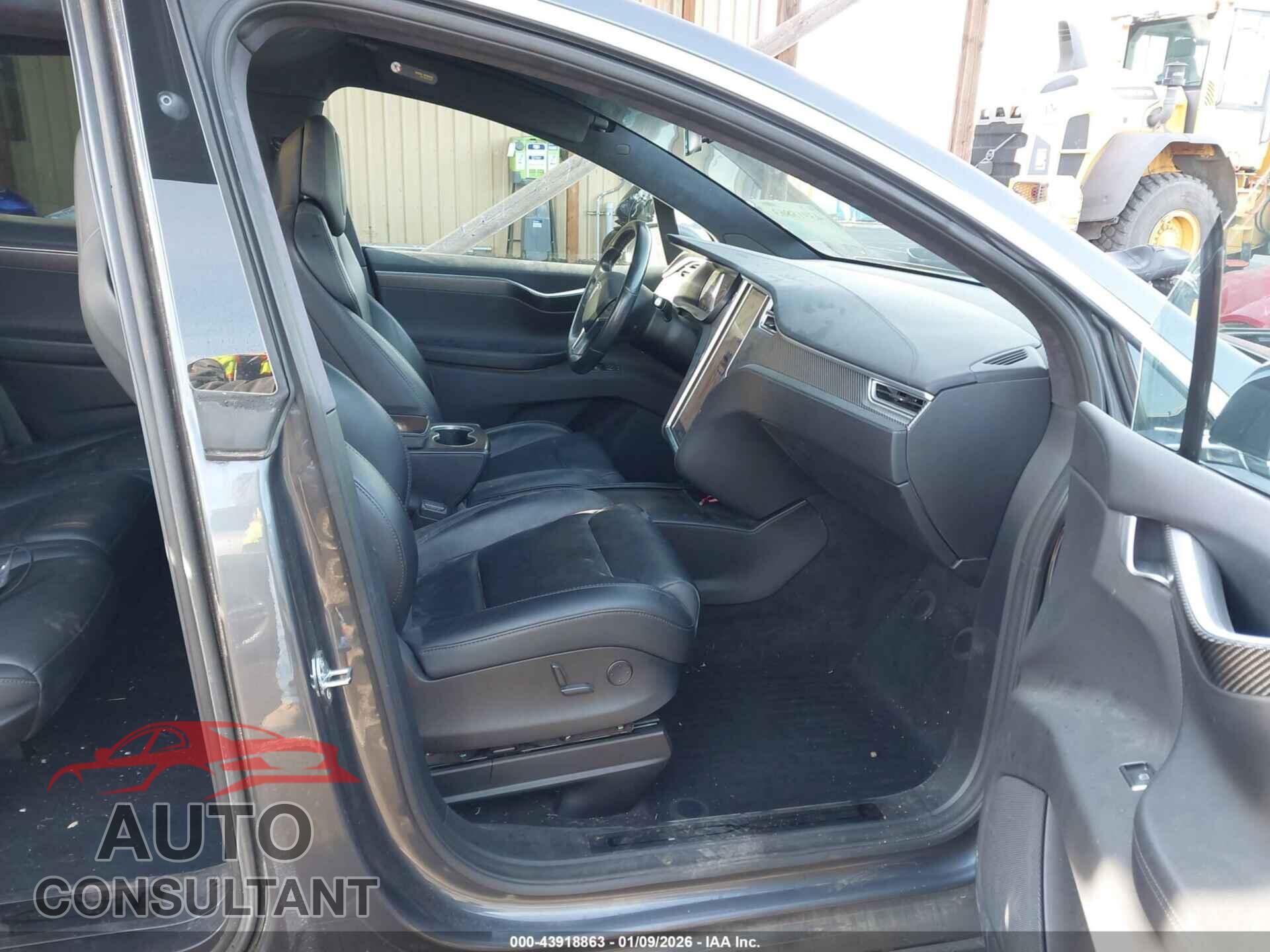 TESLA MODEL X 2018 - 5YJXCDE20JF090616