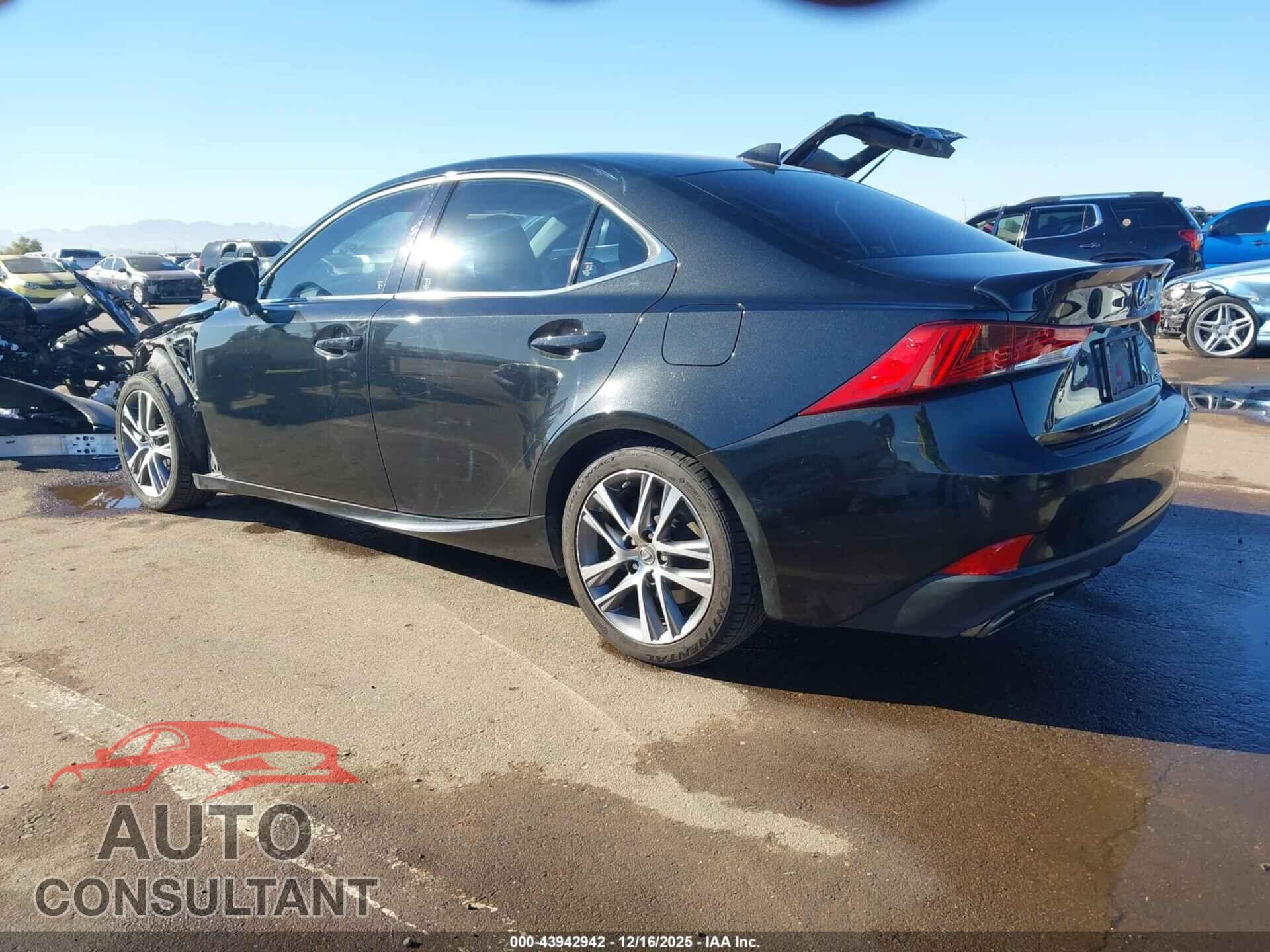 LEXUS IS 300 2020 - JTHAA1D20L5108546