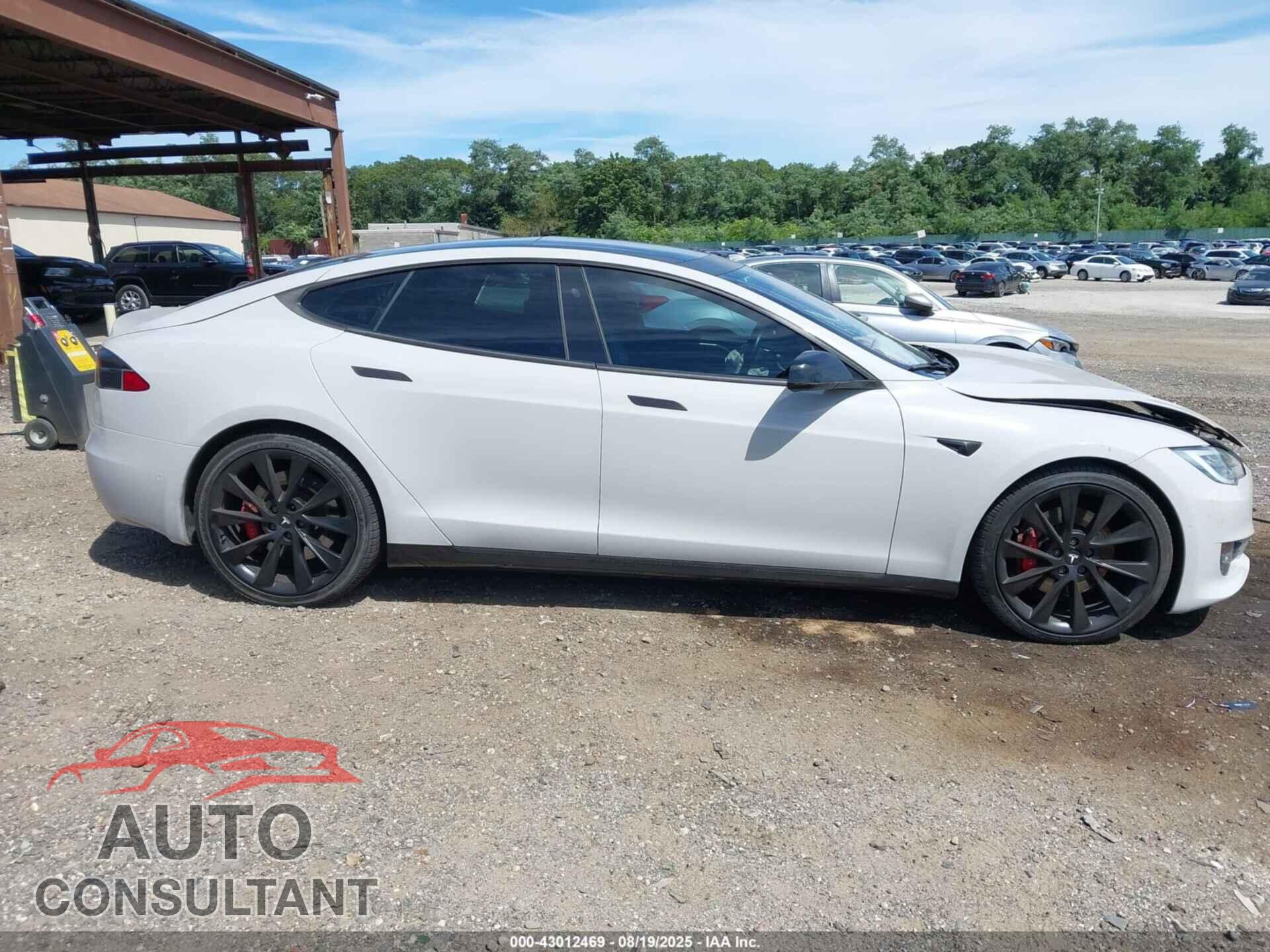 TESLA MODEL S 2018 - 5YJSA1E40JF243060