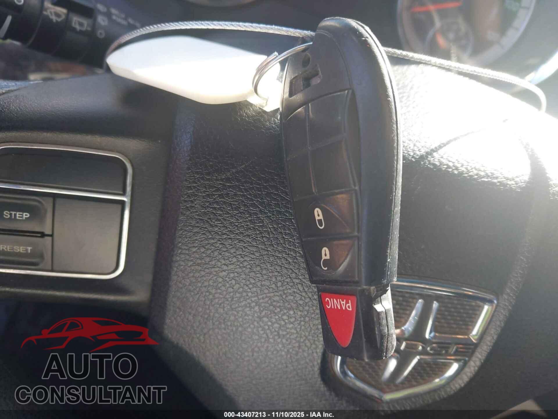 DODGE GRAND CARAVAN 2011 - 2D4RN4DG7BR767539