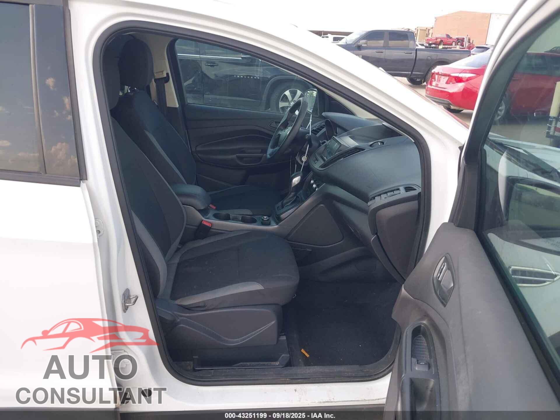 FORD ESCAPE 2016 - 1FMCU0F70GUC05368