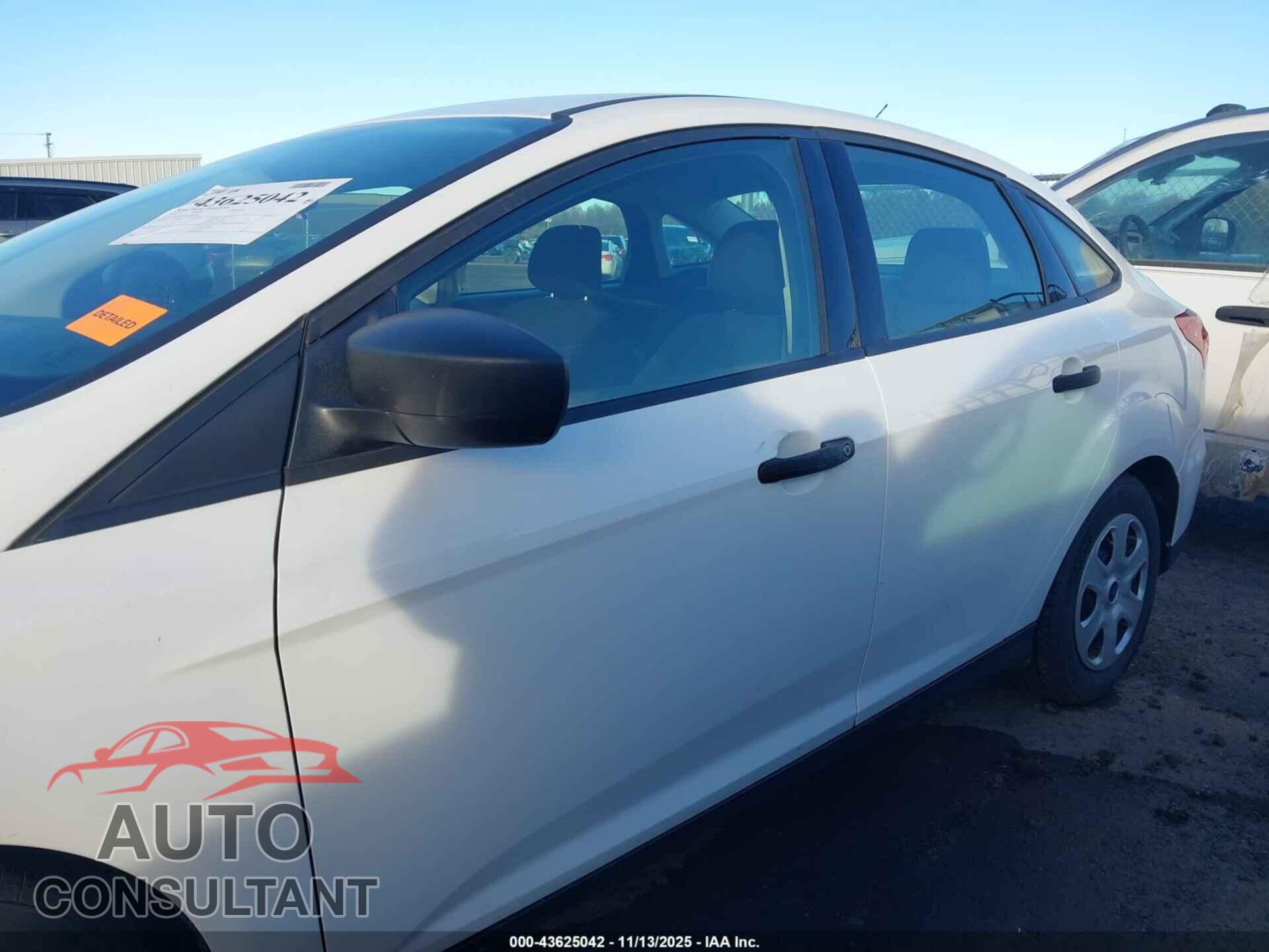 FORD FOCUS 2017 - 1FADP3E22HL282604