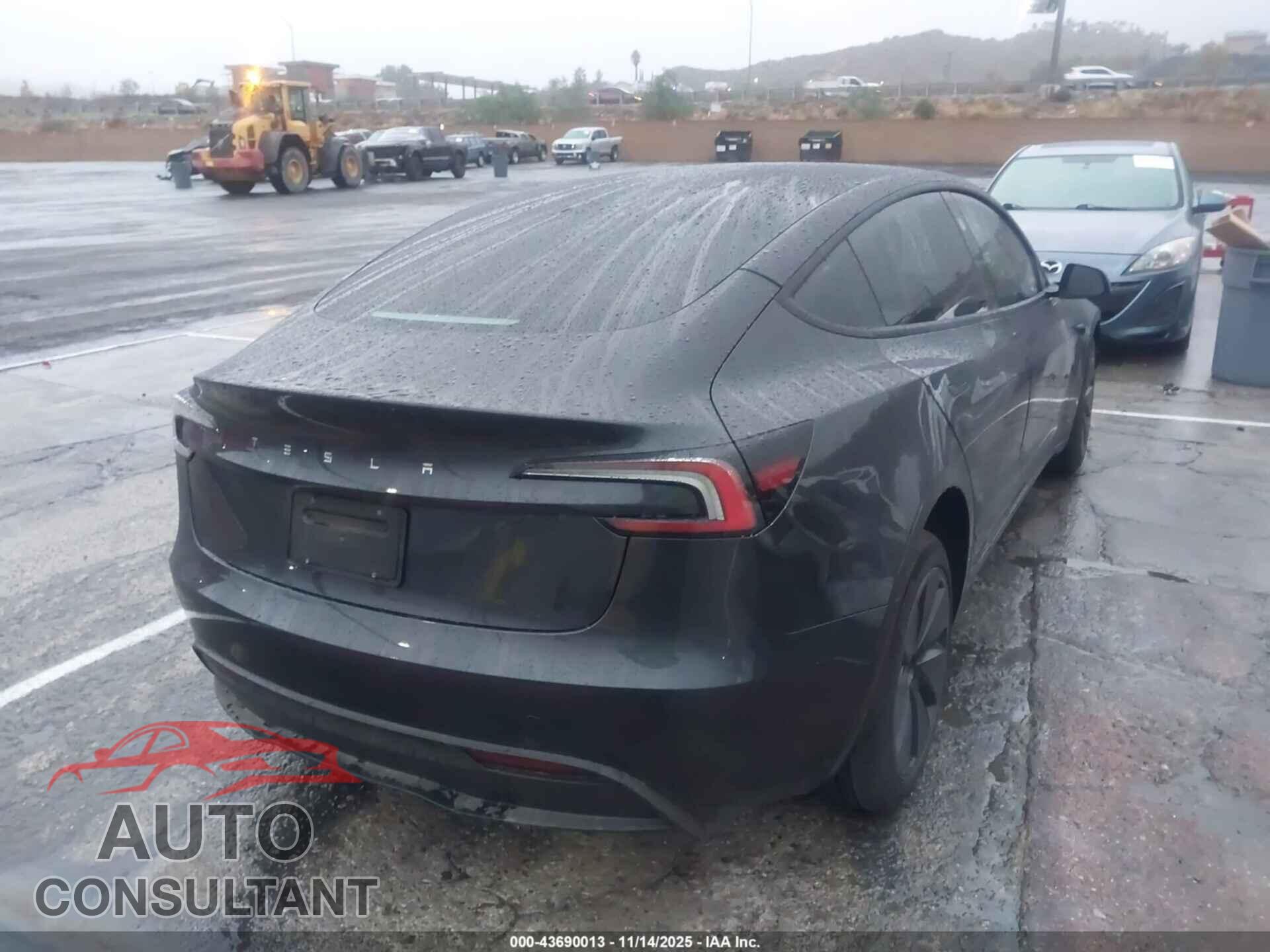 TESLA MODEL 3 2025 - 5YJ3E1EA8SF983763