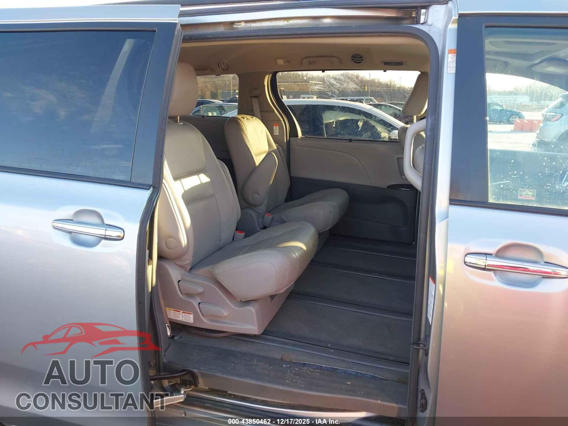 TOYOTA SIENNA 2015 - 5TDDK3DC0FS105709