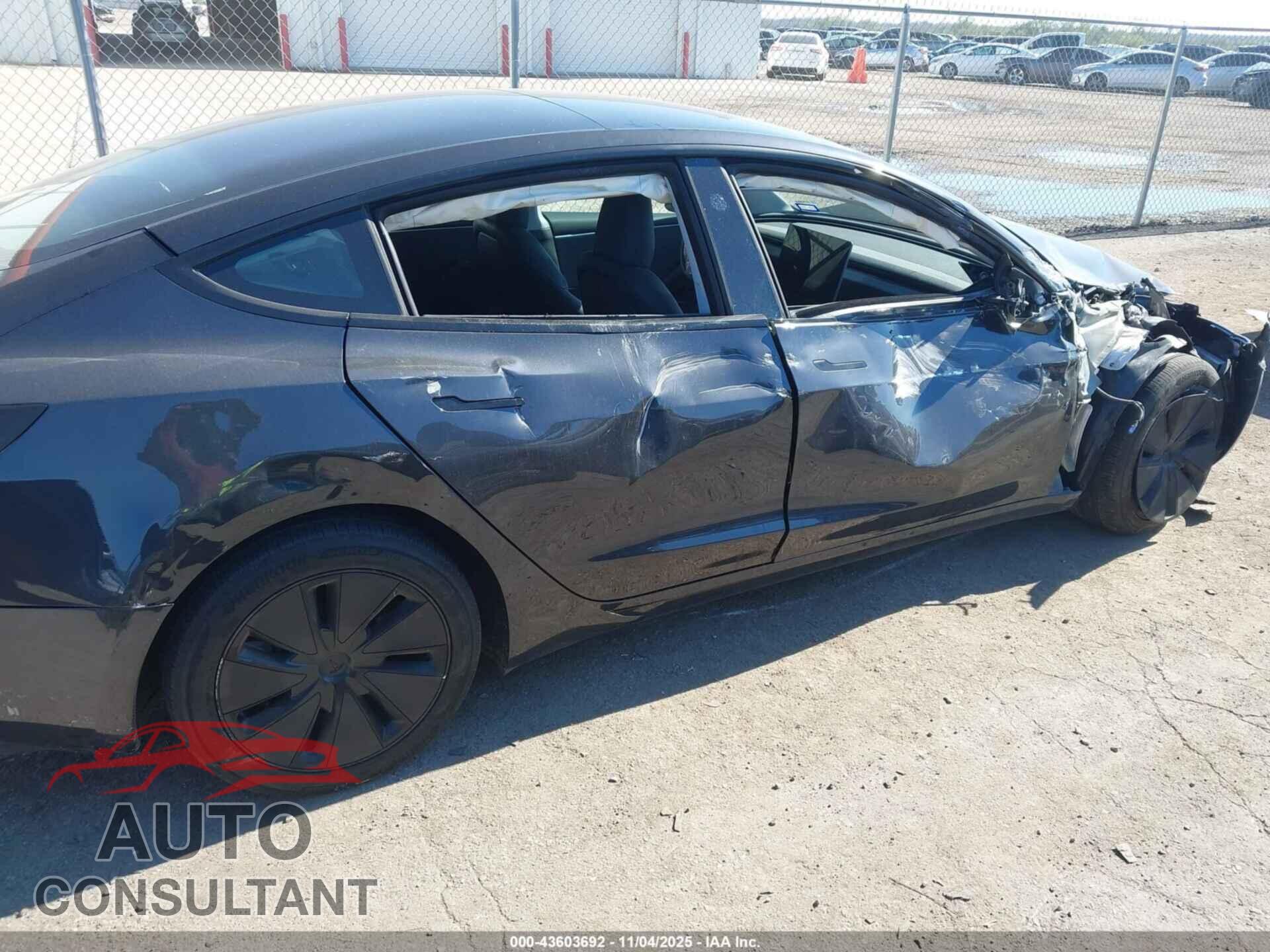 TESLA MODEL 3 2024 - 5YJ3E1EA3RF722230