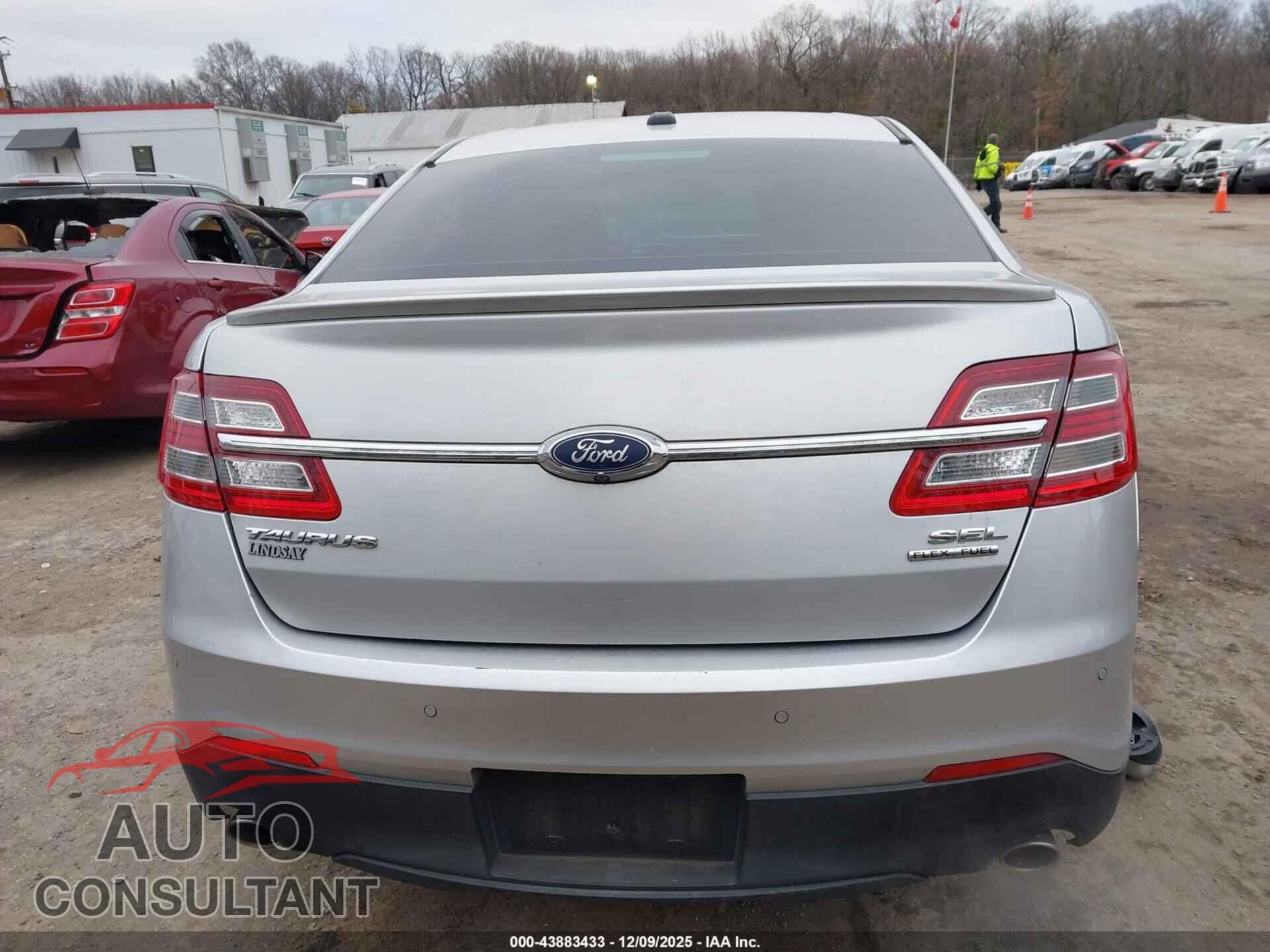 FORD TAURUS 2017 - 1FAHP2E87HG114532