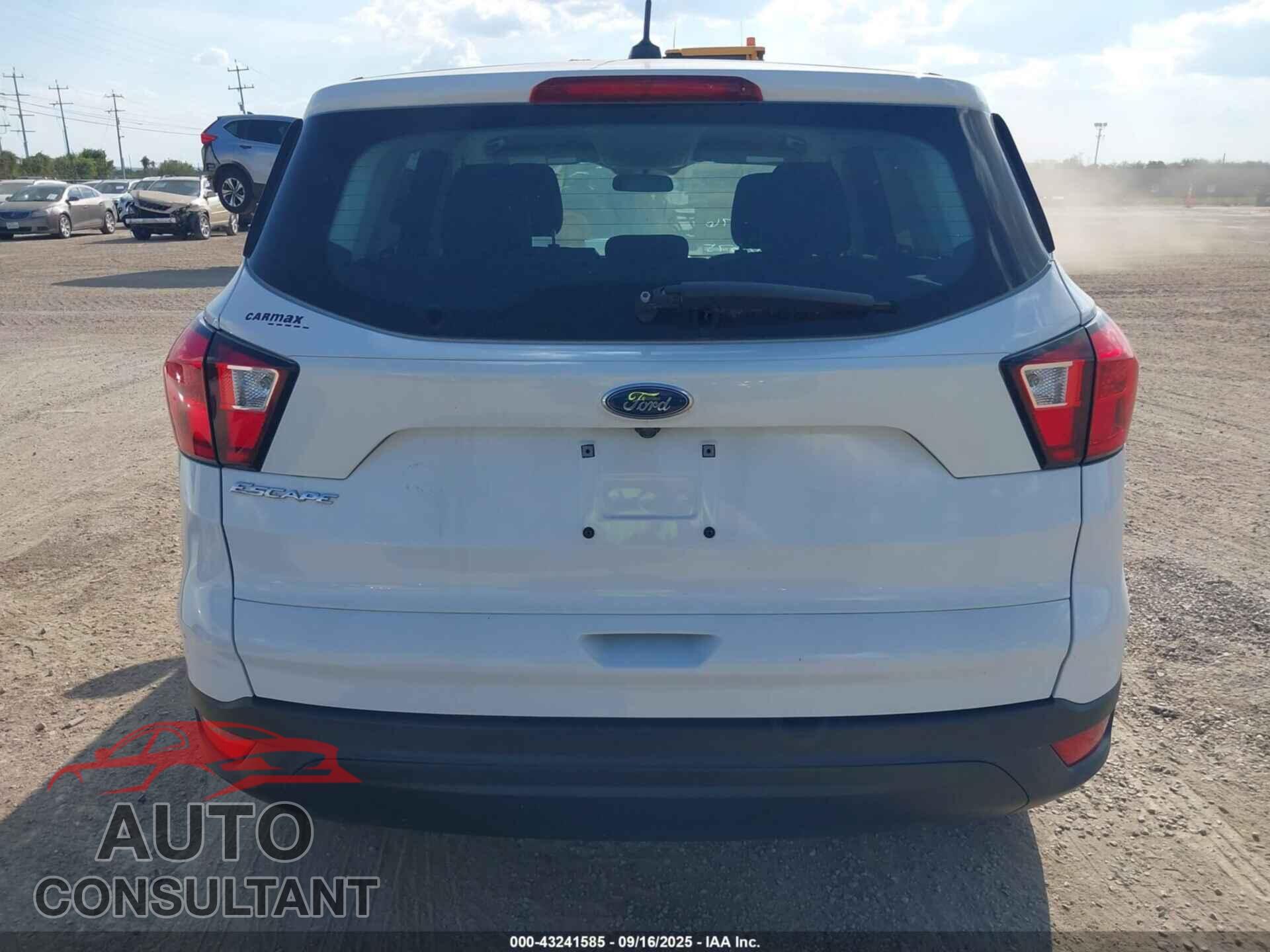 FORD ESCAPE 2019 - 1FMCU0F74KUC02675