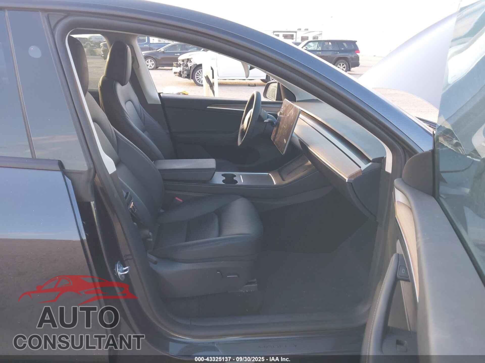 TESLA MODEL Y 2024 - 7SAYGDED2RF103634