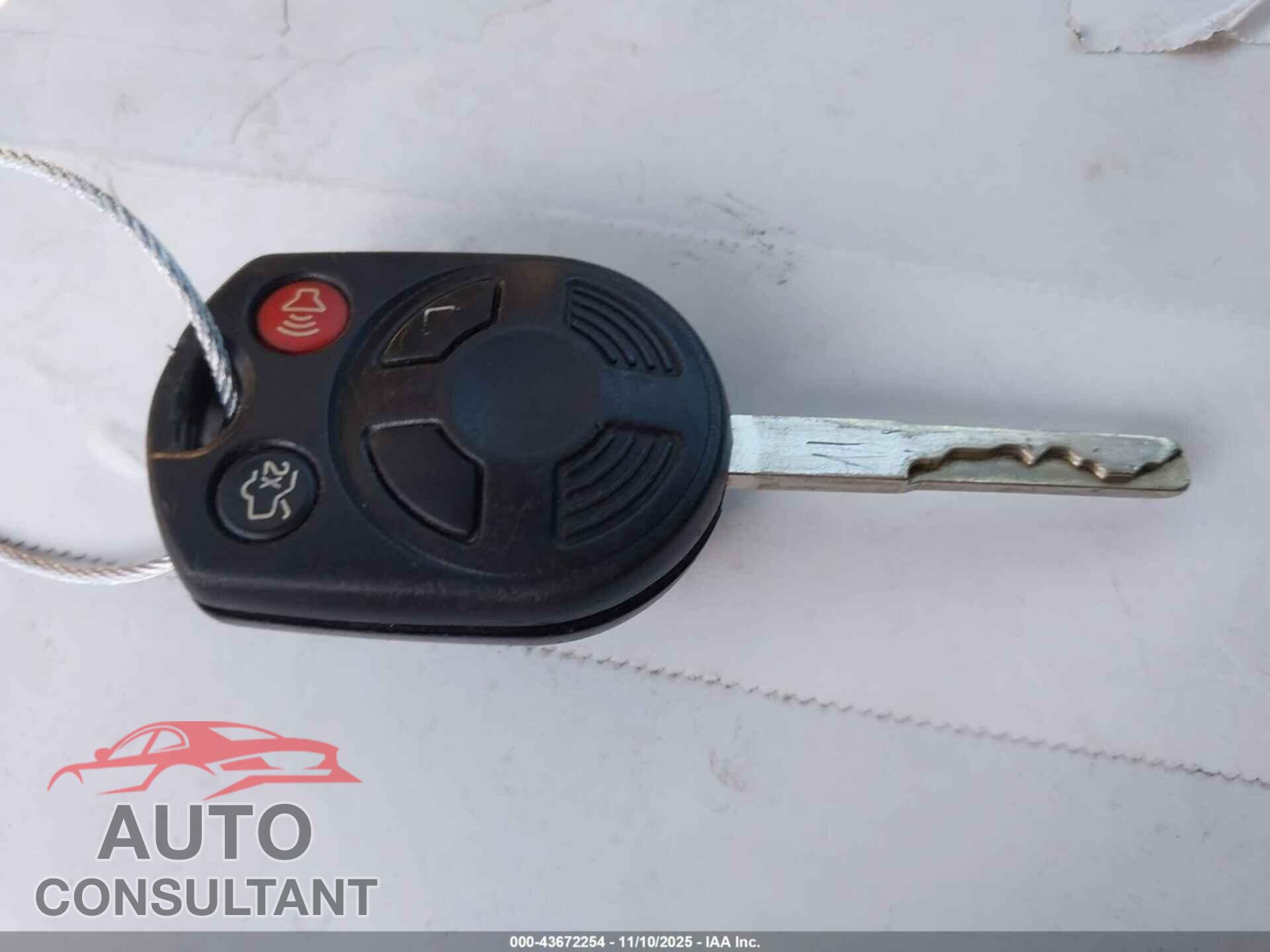 FORD FOCUS 2018 - 1FADP3E23JL260892