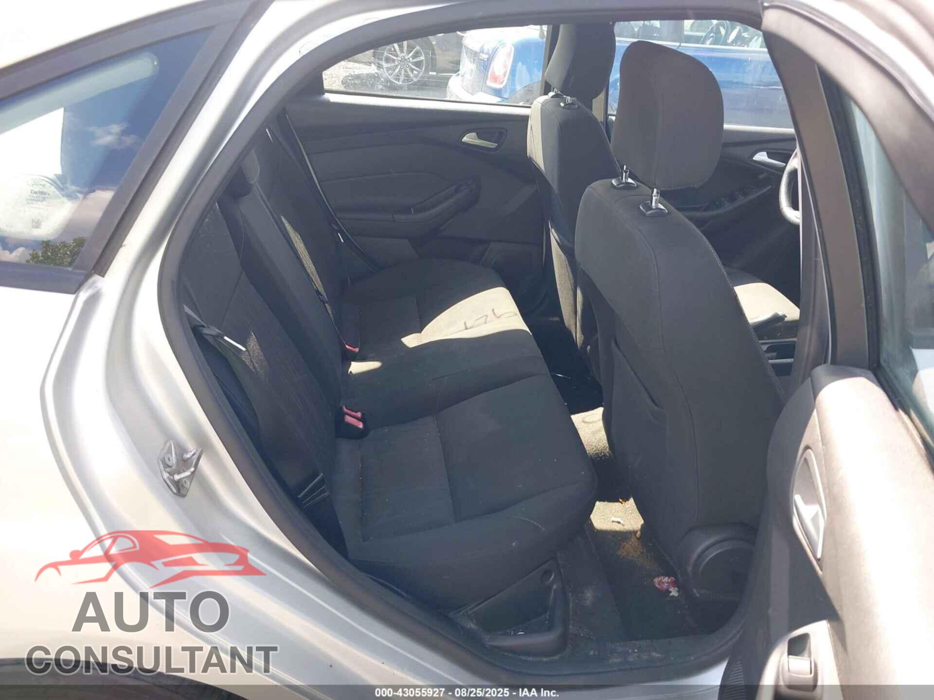 FORD FOCUS 2015 - 1FADP3F24FL228457