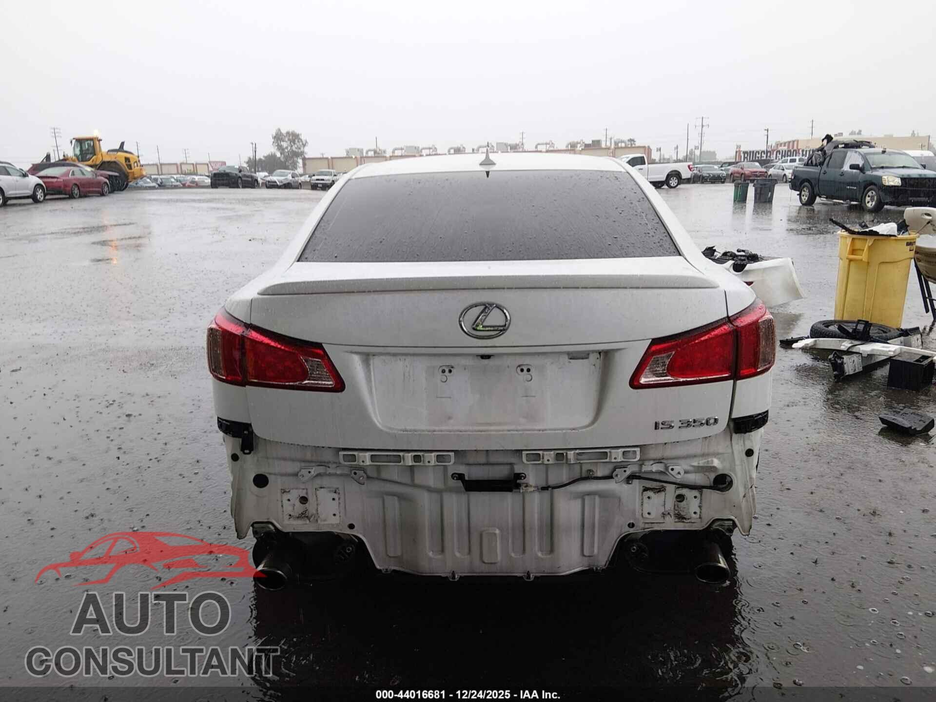 LEXUS IS 350 2011 - JTHBE5C26B5025462