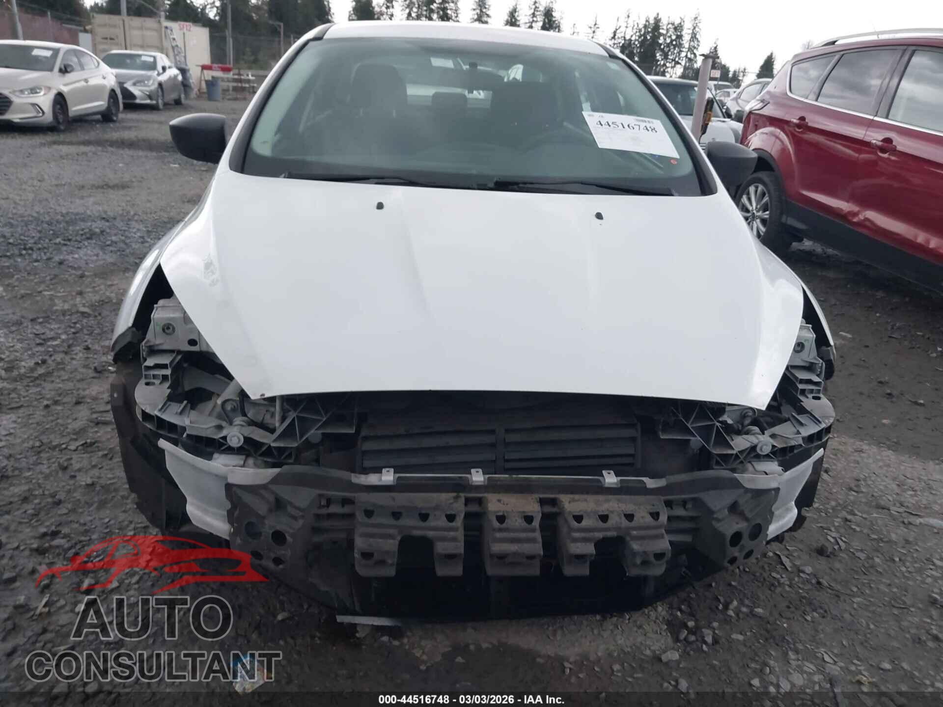FORD FOCUS 2017 - 1FADP3E28HL348587