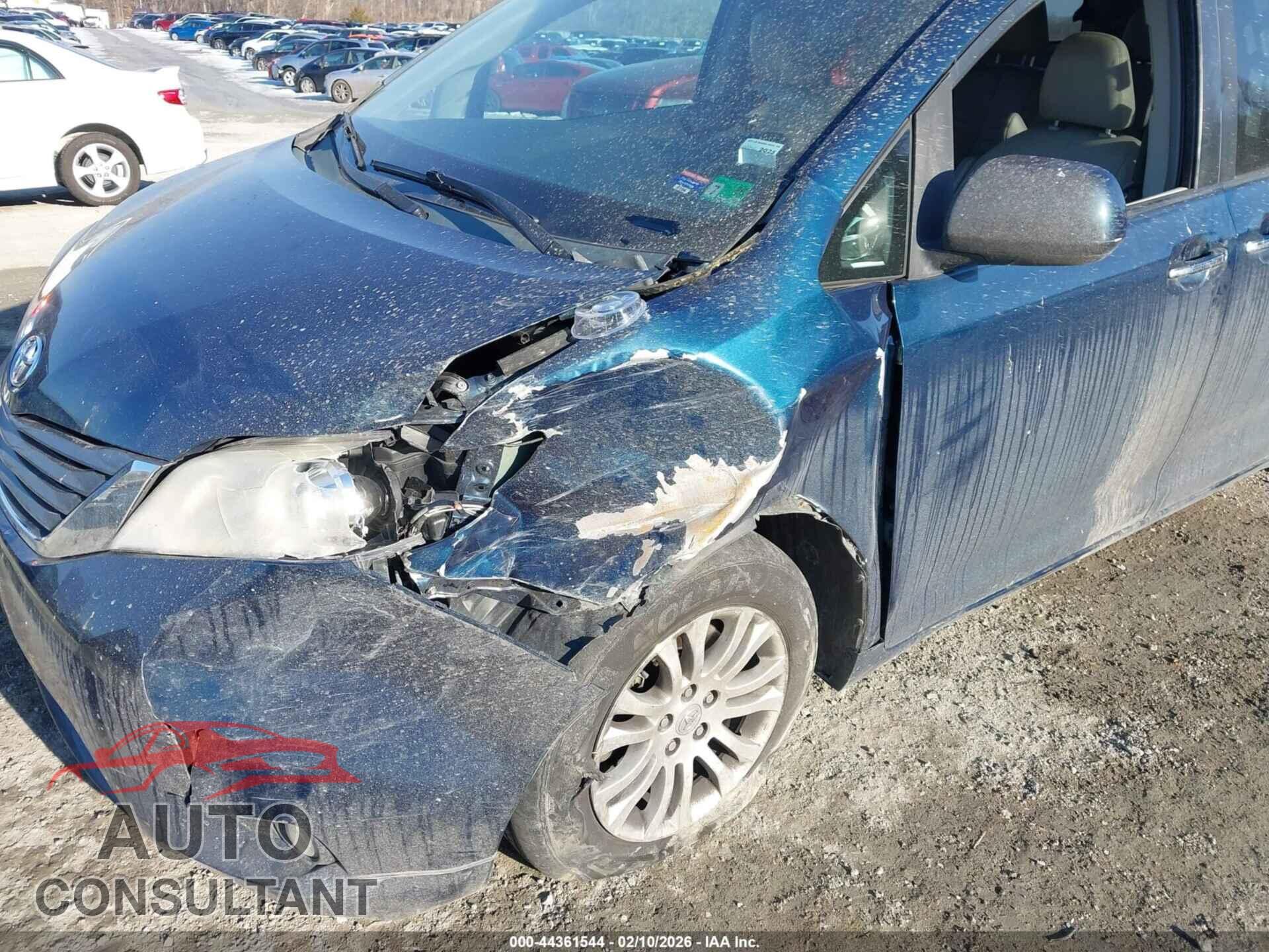 TOYOTA SIENNA 2011 - 5TDYK3DC0BS146482