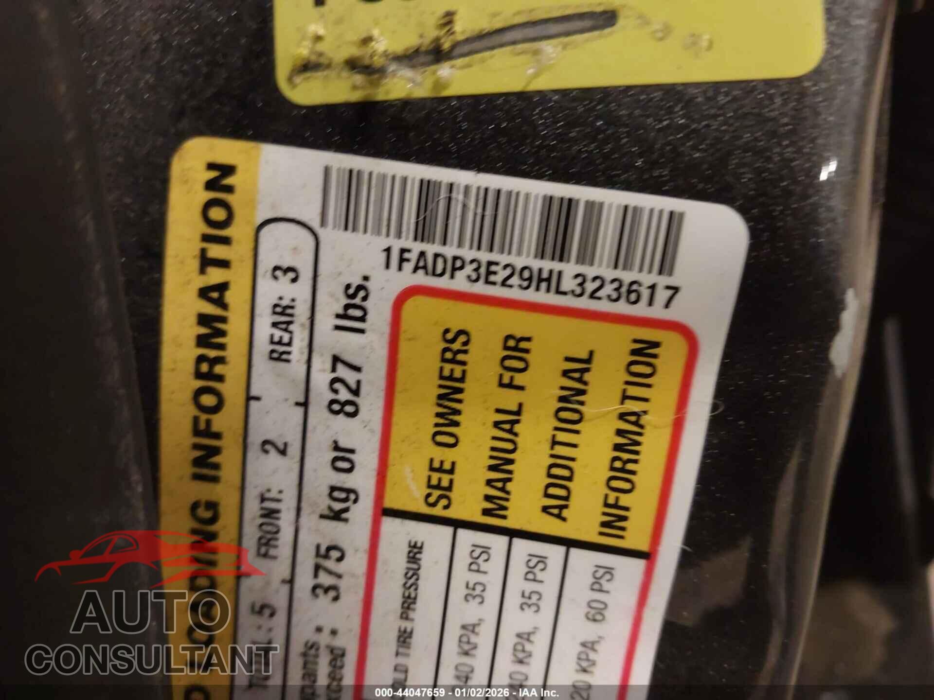 FORD FOCUS 2017 - 1FADP3E29HL323617