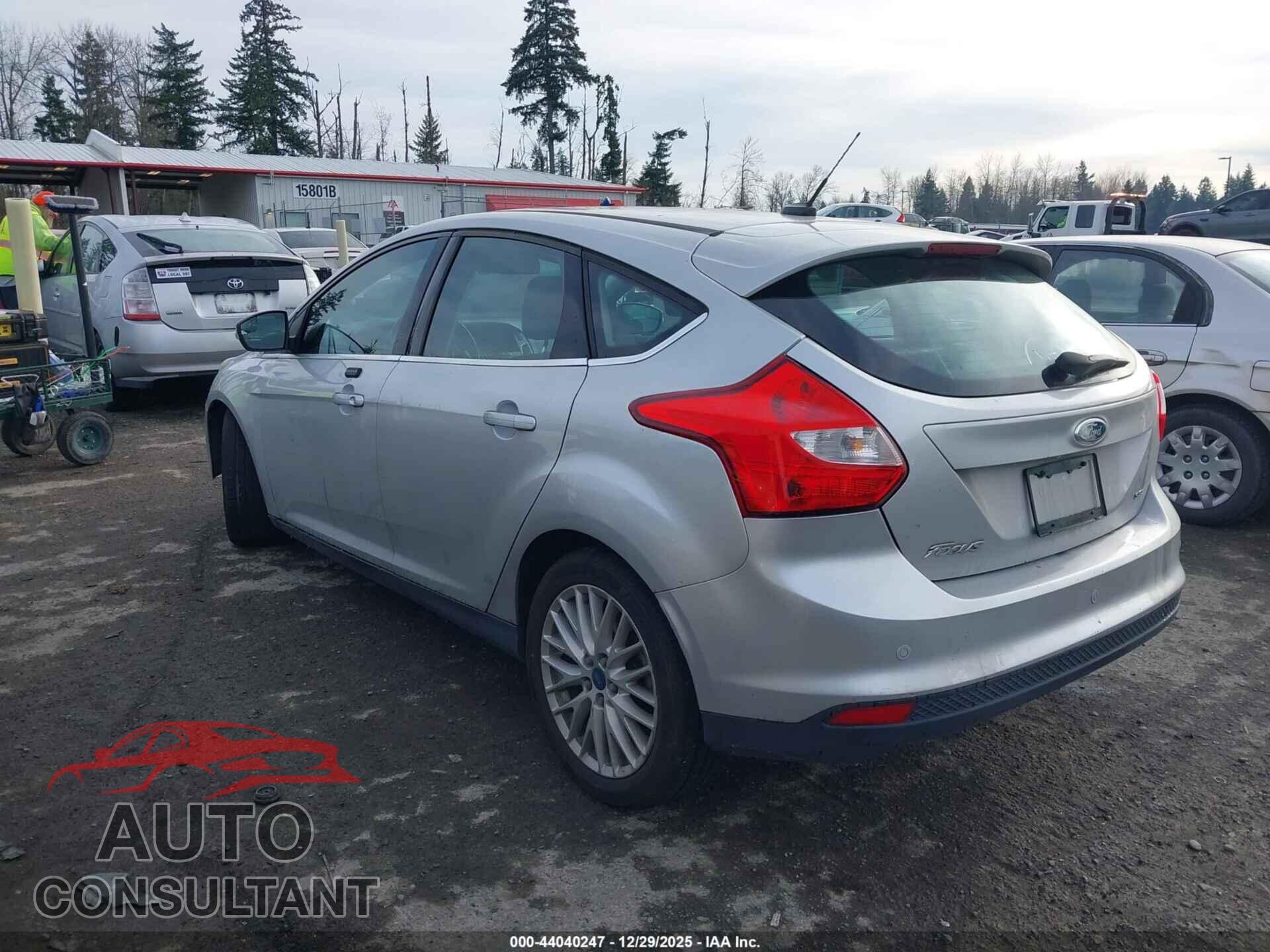 FORD FOCUS 2012 - 1FAHP3M23CL129323