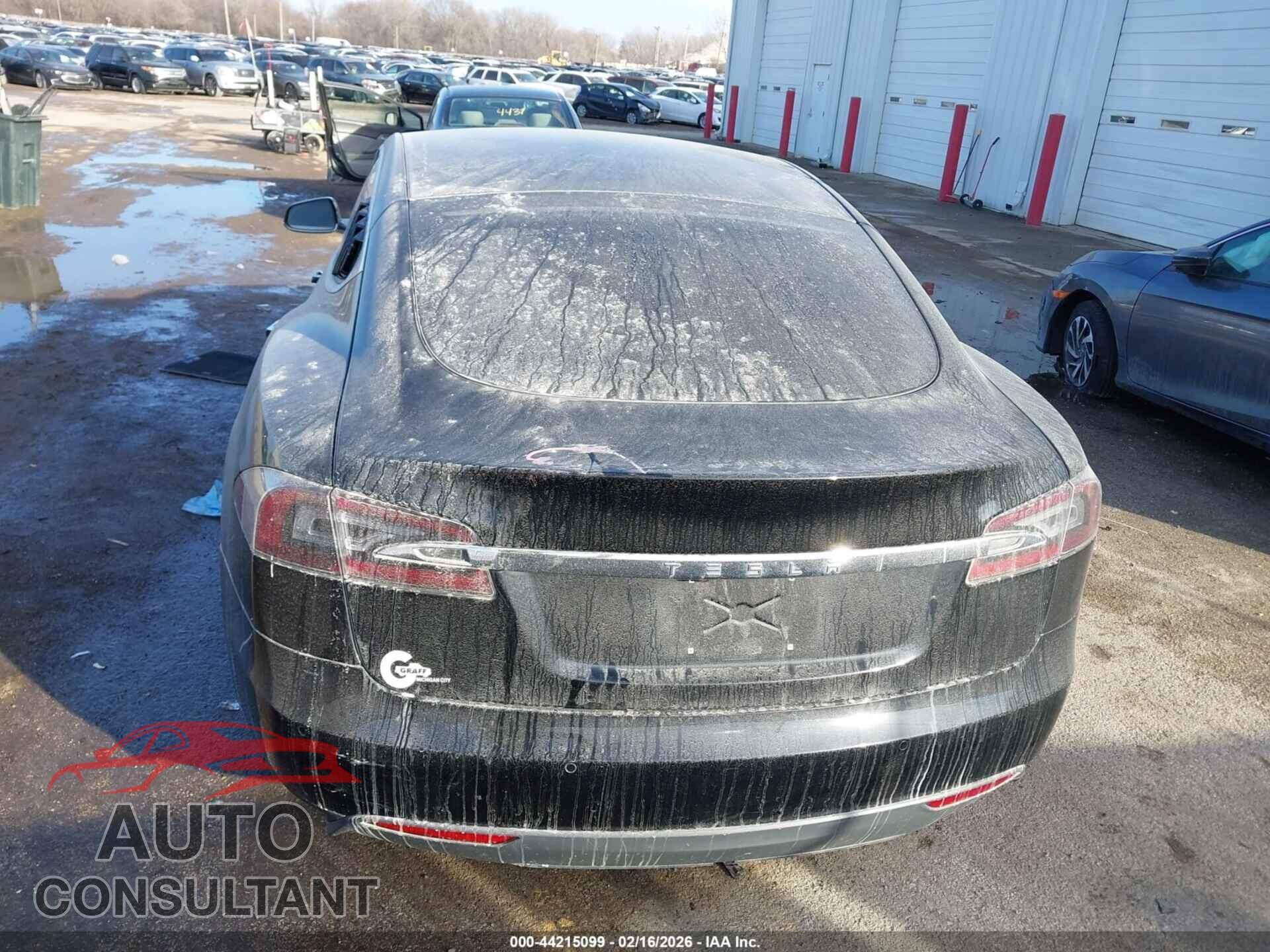 TESLA MODEL S 2015 - 5YJSA1E48FF111929
