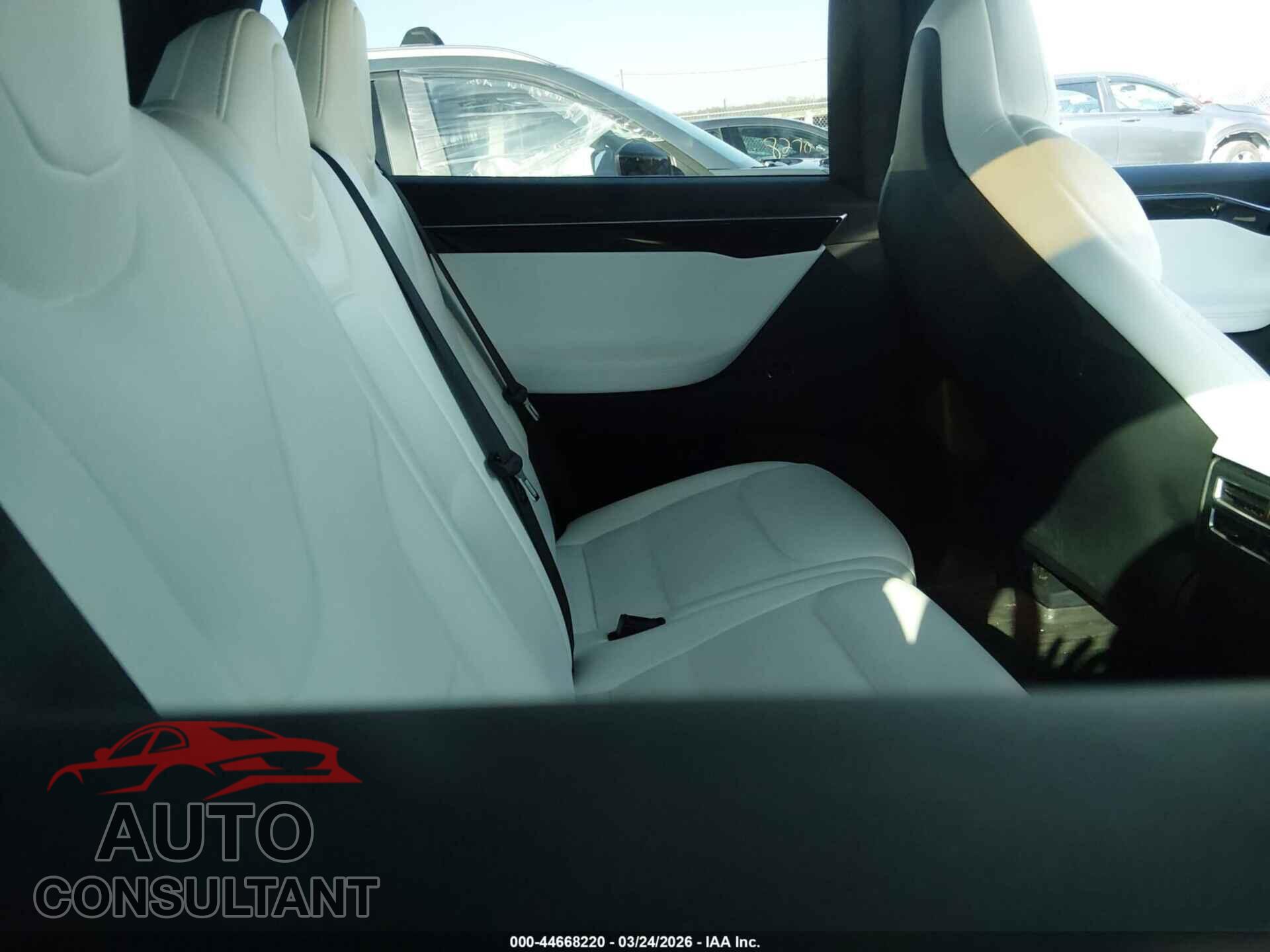 TESLA MODEL X 2017 - 5YJXCAE21HF075079