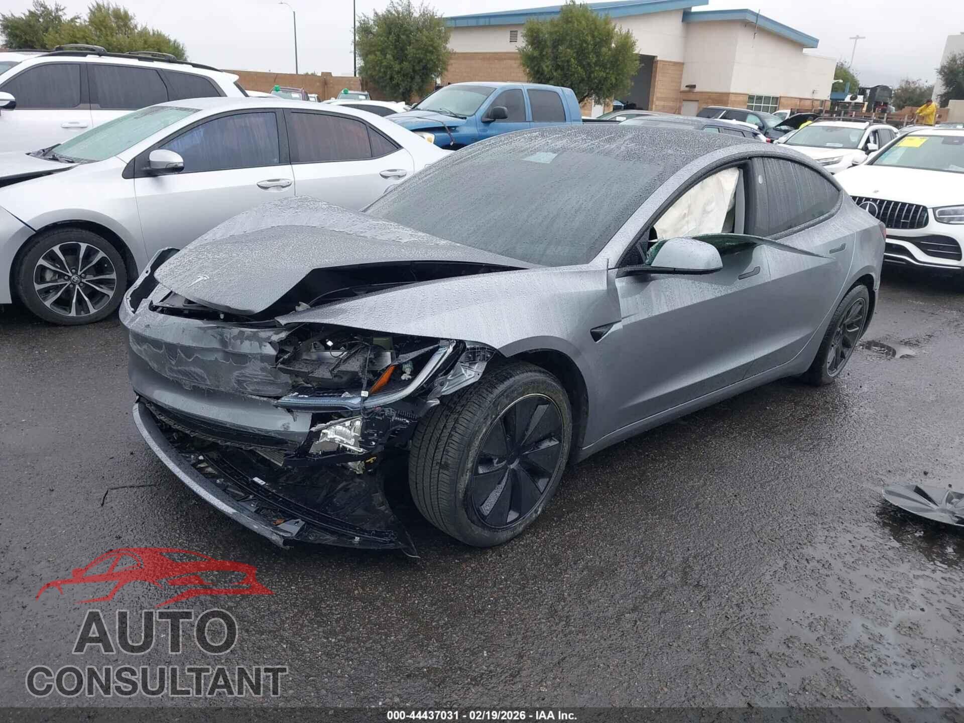 TESLA MODEL 3 2025 - 5YJ3E1EA5SF965527