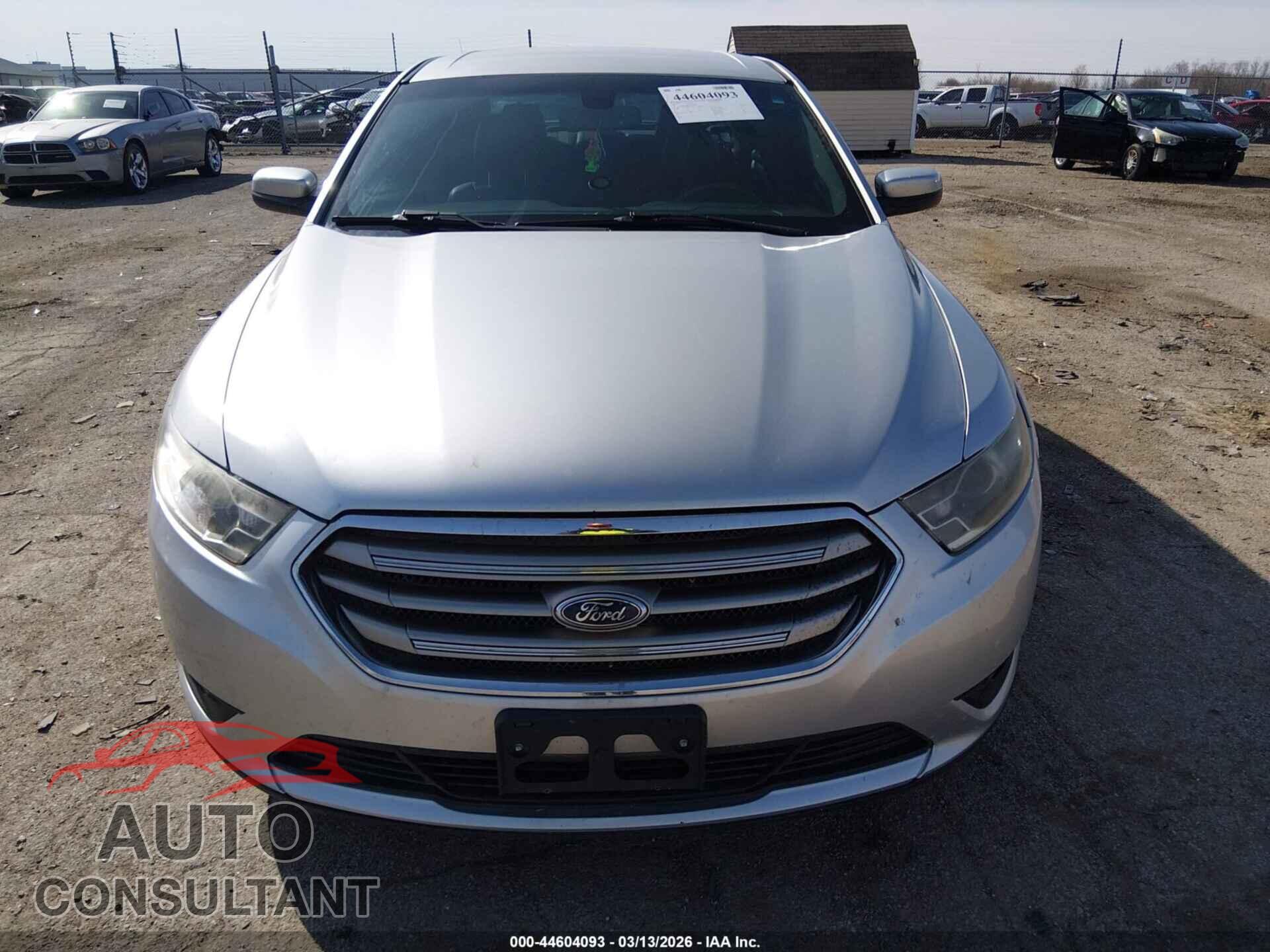 FORD TAURUS 2017 - 1FAHP2E88HG112983