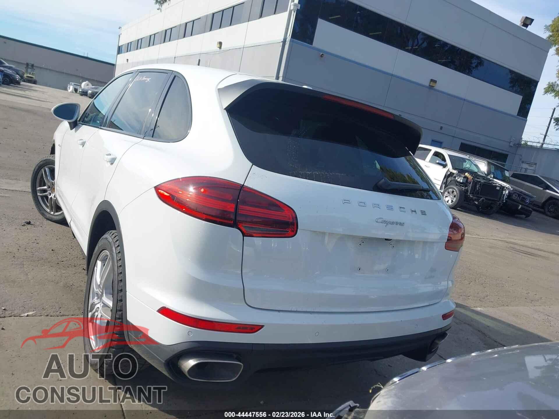 PORSCHE CAYENNE 2016 - WP1AF2A29GKA40427