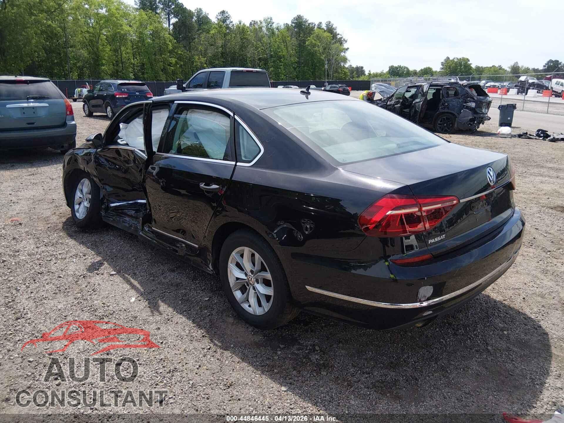 VOLKSWAGEN PASSAT 2017 - 1VWAT7A37HC024445