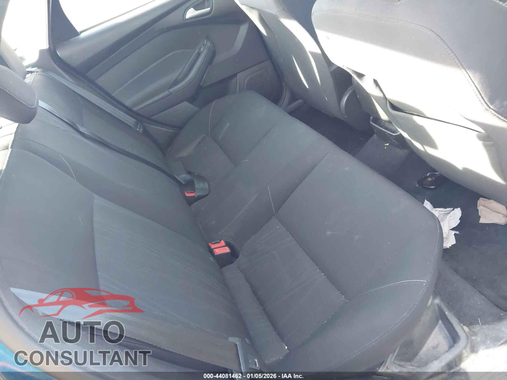 FORD FOCUS 2018 - 1FADP3FE4JL259386