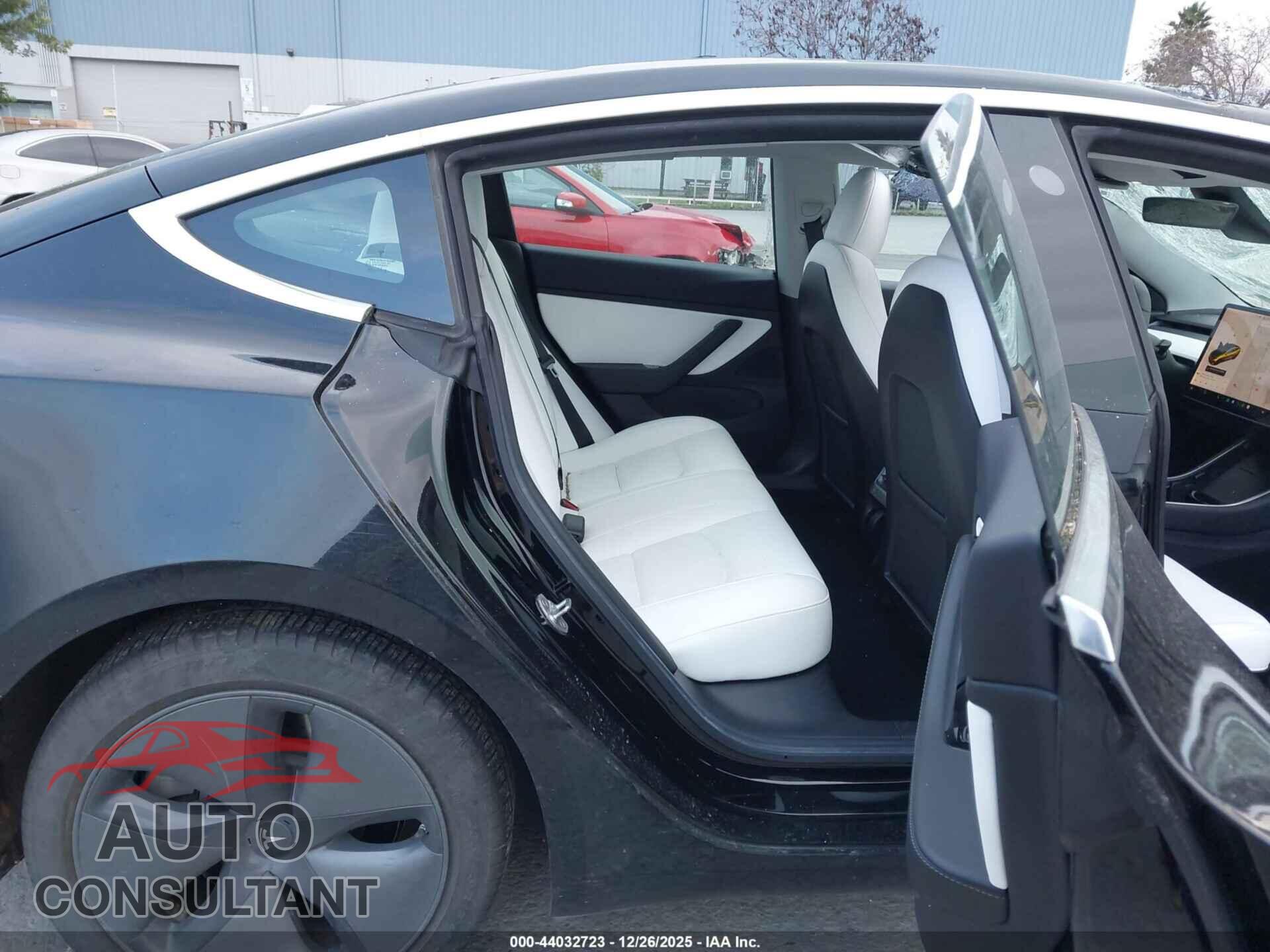 TESLA MODEL 3 2019 - 5YJ3E1EB7KF421393