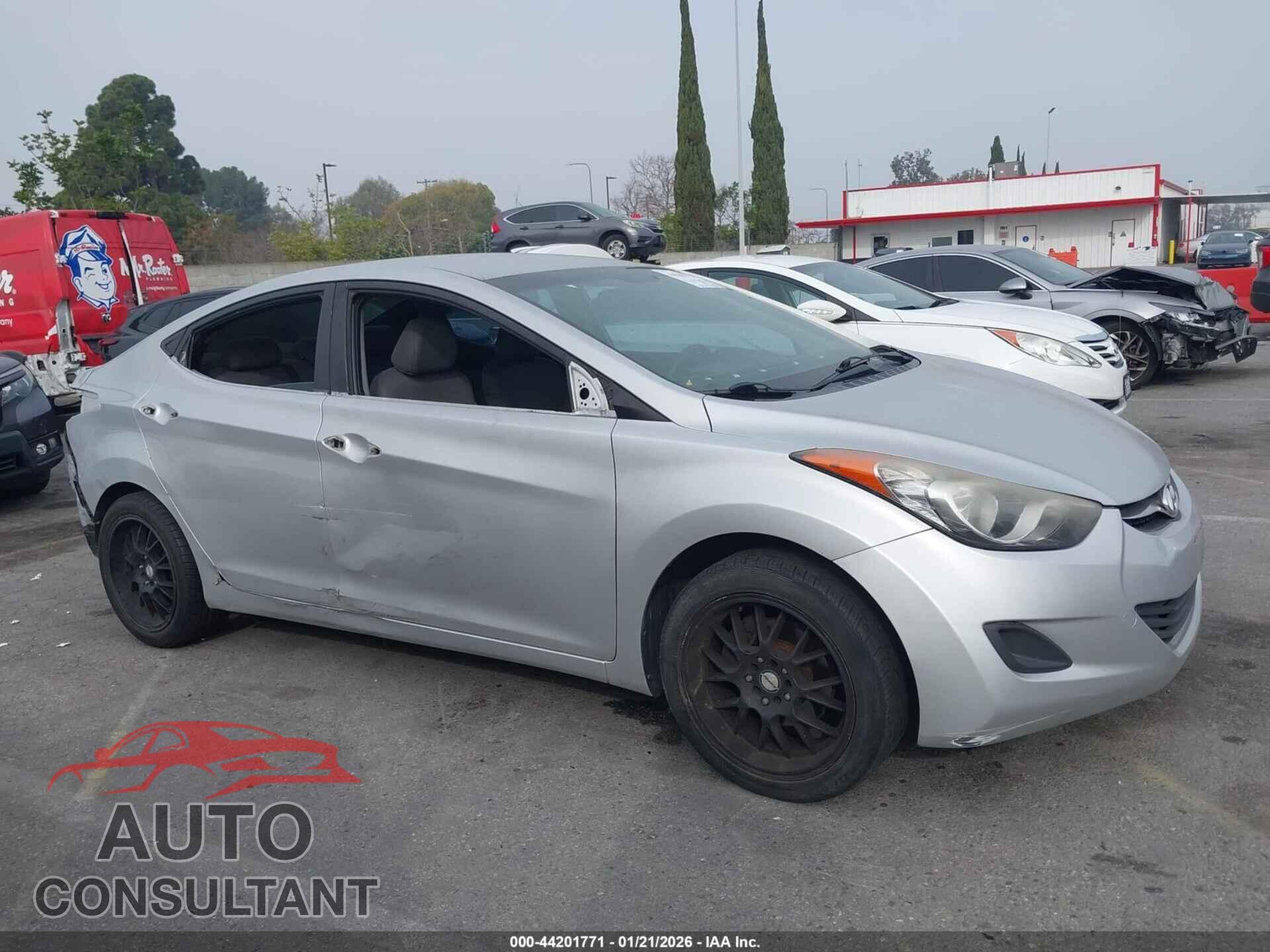 HYUNDAI ELANTRA 2012 - KMHDH4AE3CU268433