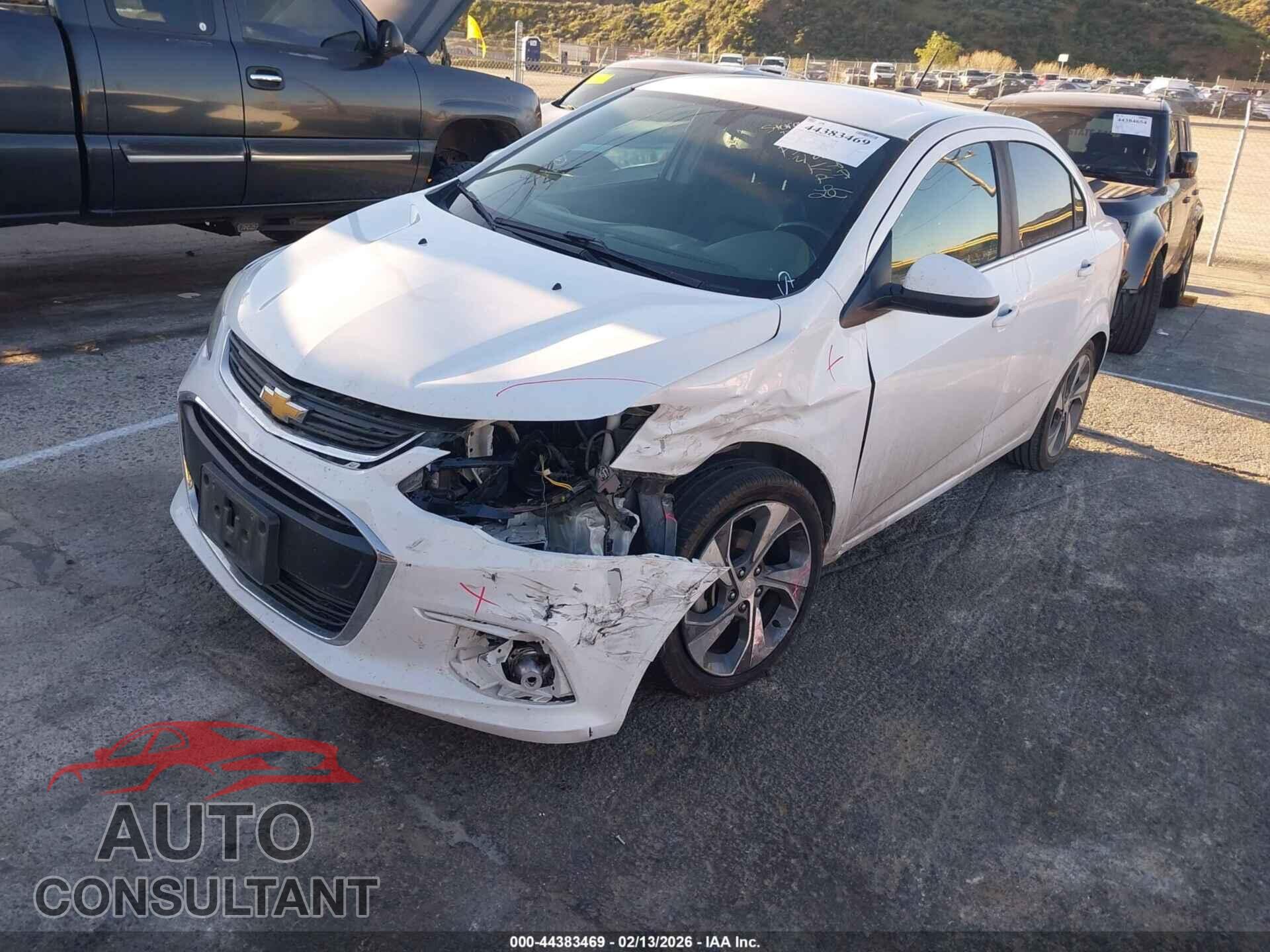 CHEVROLET SONIC 2018 - 1G1JF5SB5J4131183