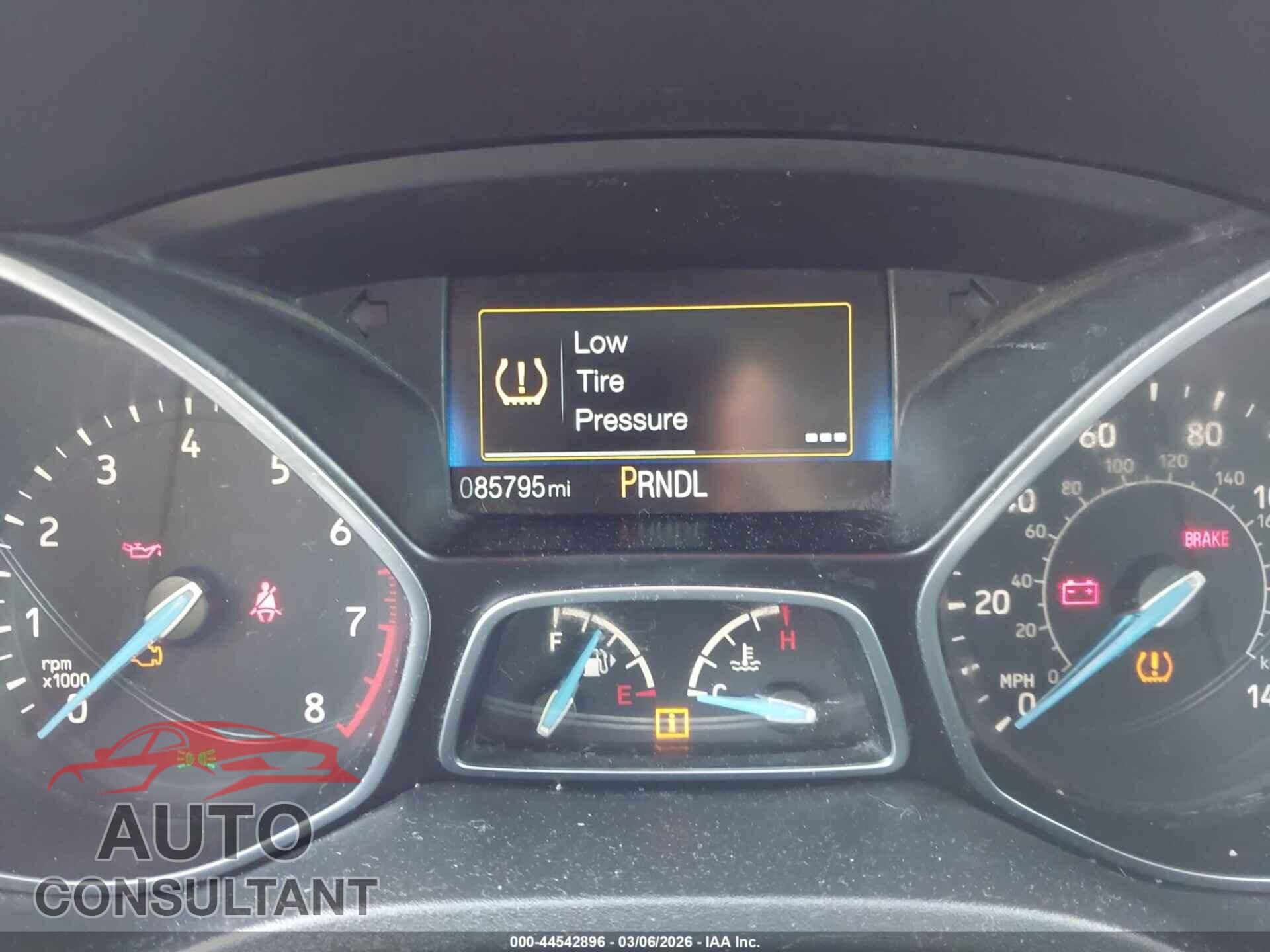 FORD FOCUS 2015 - 1FADP3F24FL301844