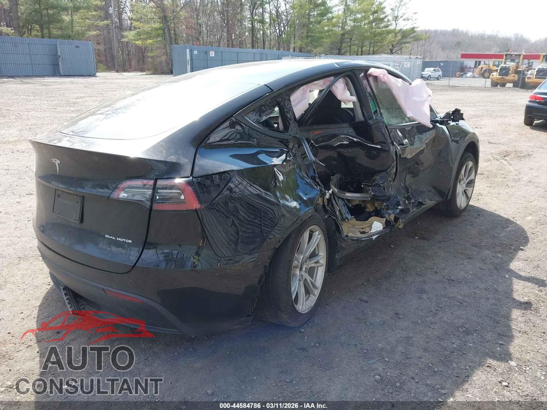 TESLA MODEL Y 2023 - 7SAYGDEE4PF765382