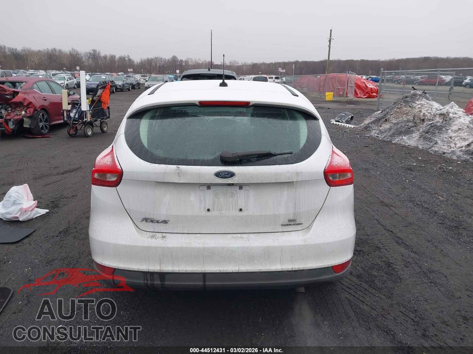 FORD FOCUS 2016 - 1FADP3K26GL290174