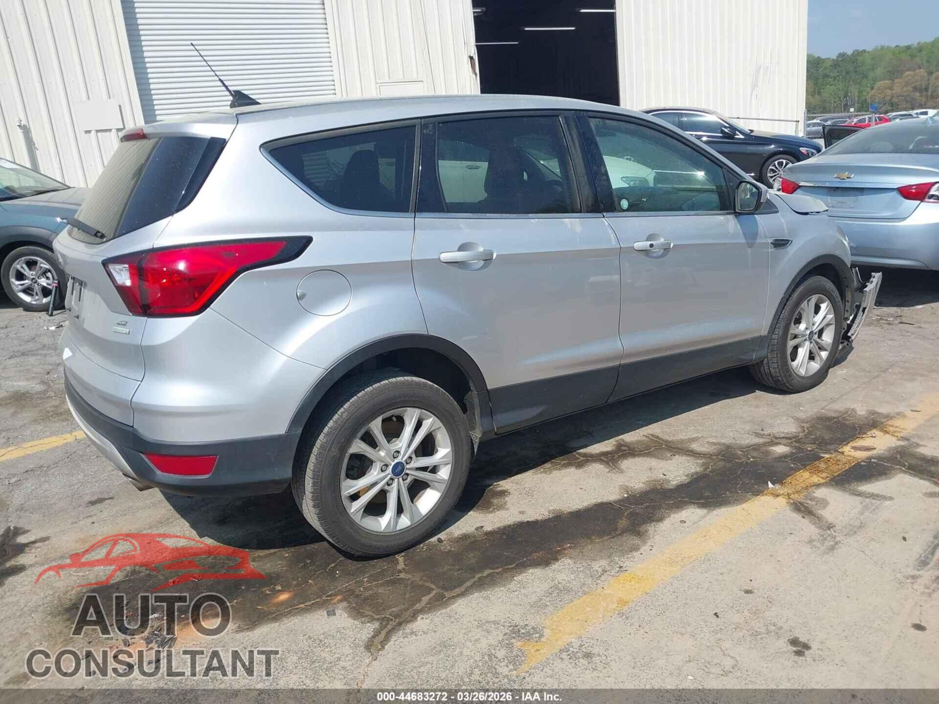 FORD ESCAPE 2019 - 1FMCU0GD7KUC27543