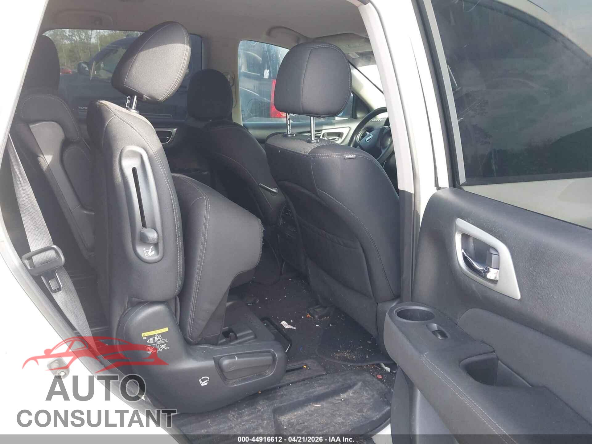 NISSAN PATHFINDER 2017 - 5N1DR2MM0HC633670
