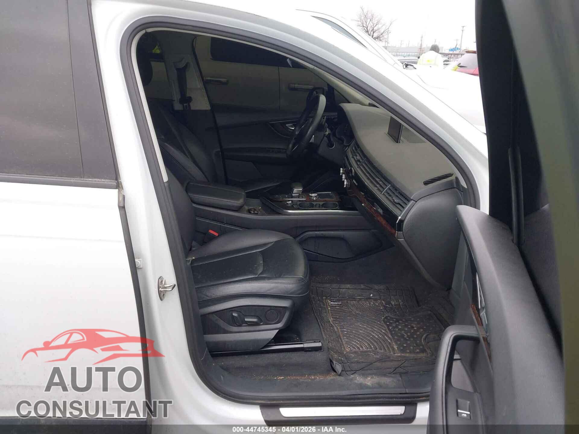 AUDI Q7 2018 - WA1LAAF73JD001085