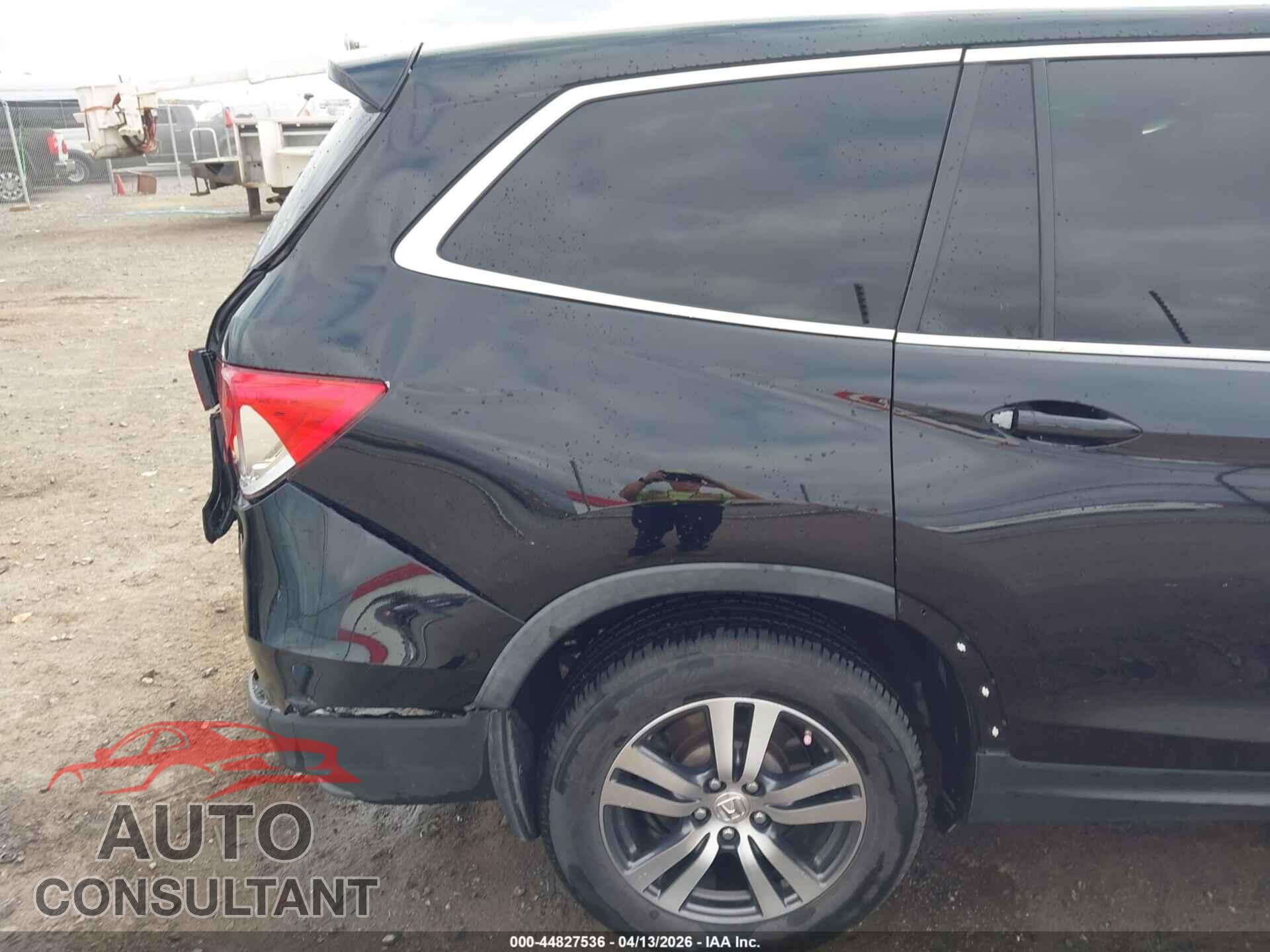 HONDA PILOT 2018 - 5FNYF6H76JB004210