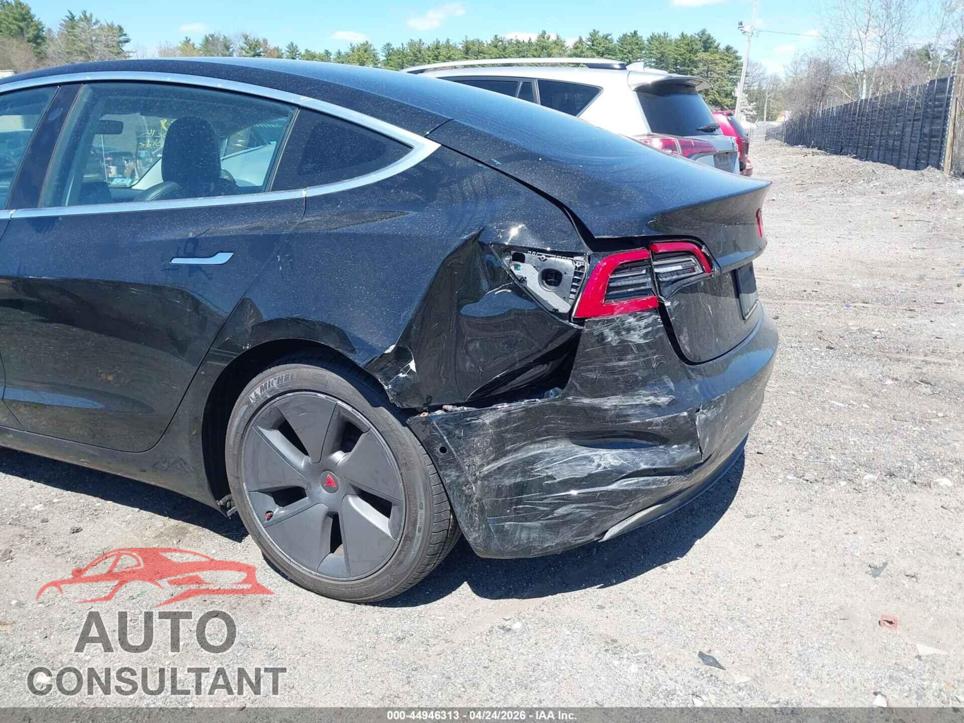 TESLA MODEL 3 2019 - 5YJ3E1EB4KF208496