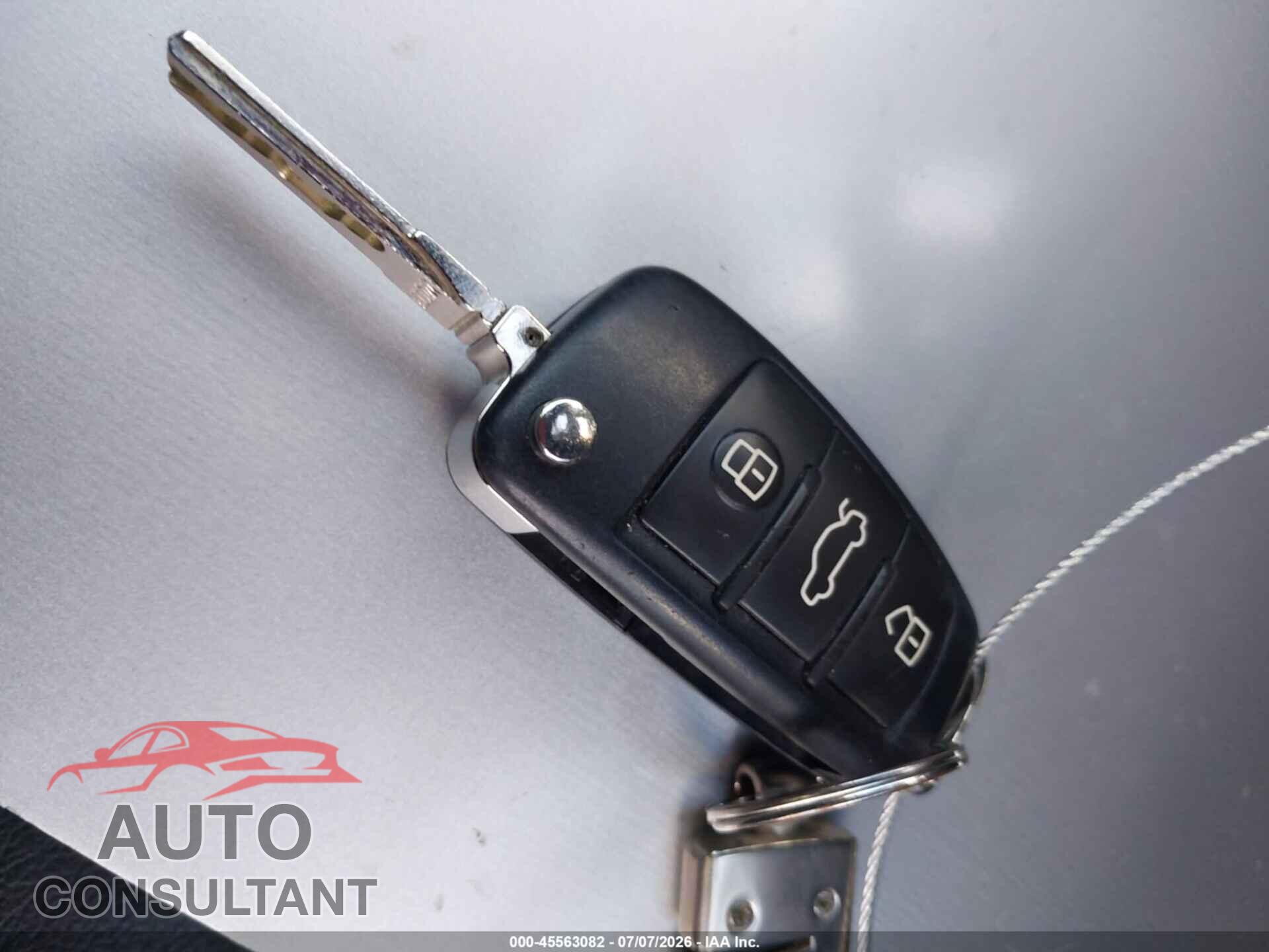 AUDI Q3 2017 - WA1HCCFS7HR012829
