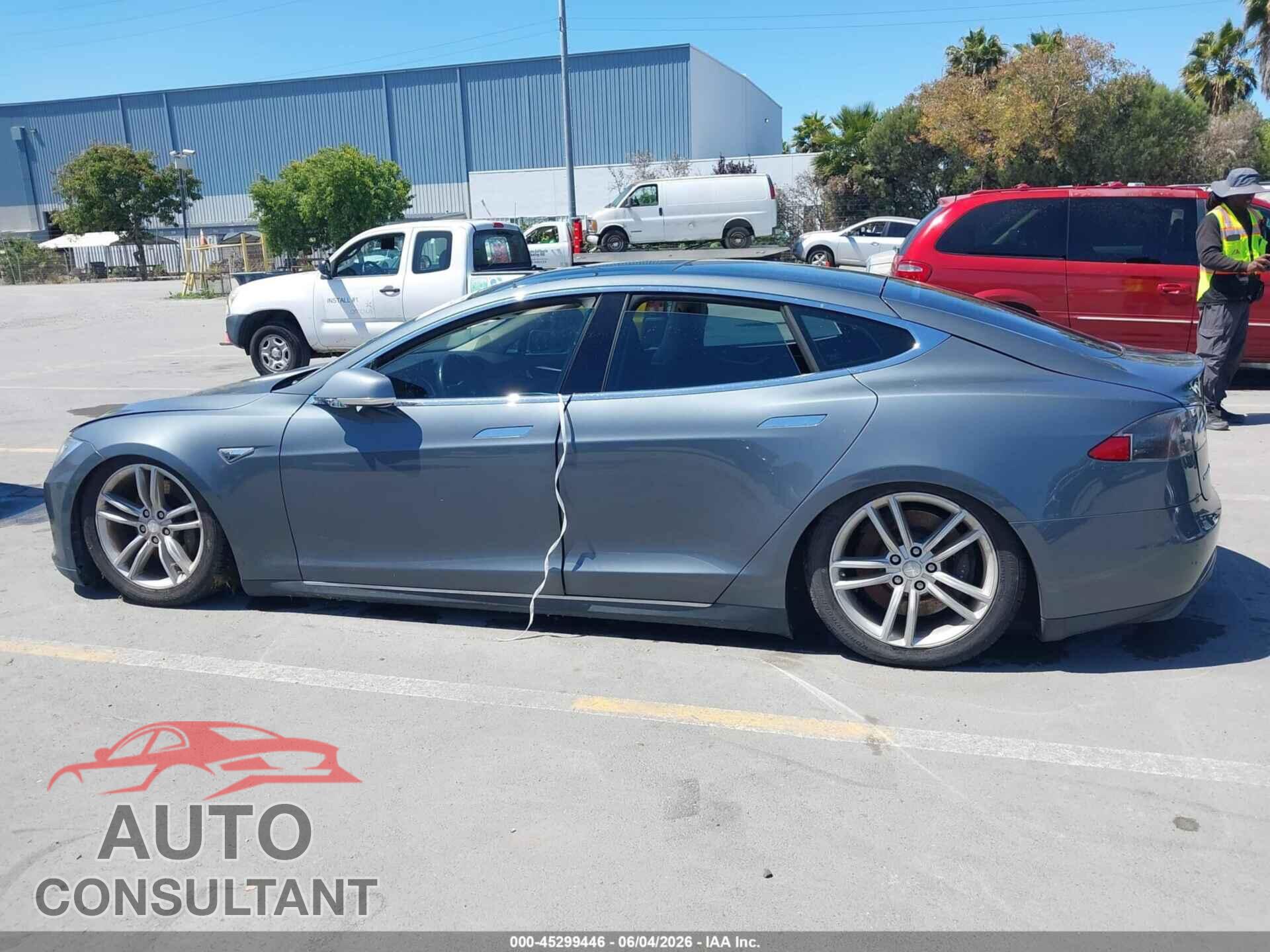 TESLA MODEL S 2013 - 5YJSA1DG5DFP09520