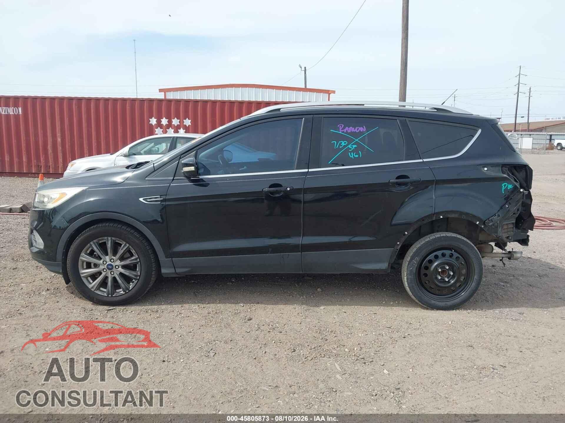 FORD ESCAPE 2017 - 1FMCU0J90HUF07415