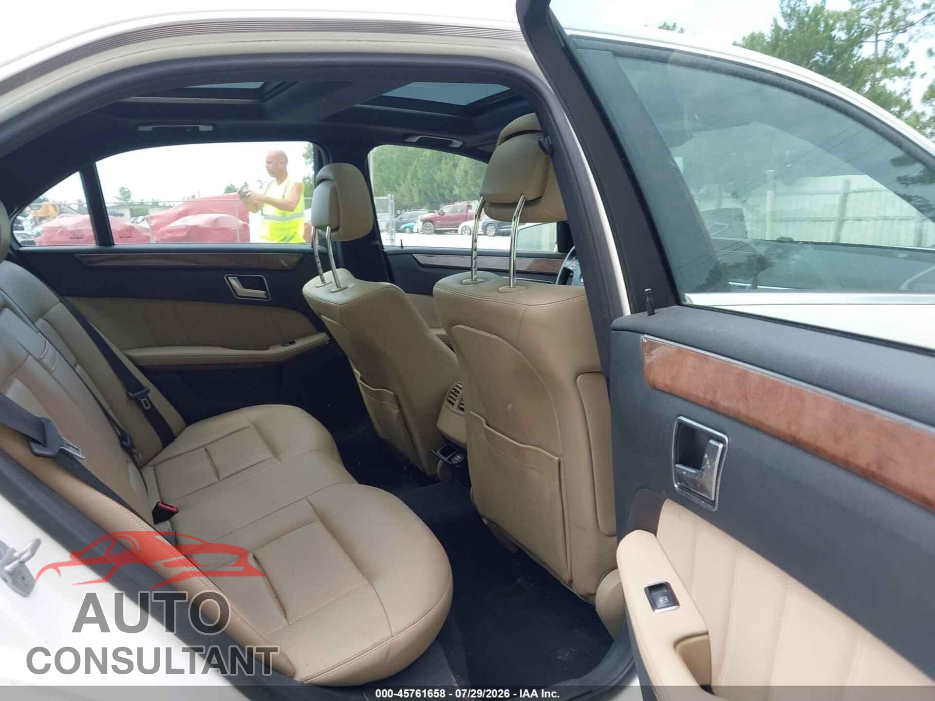MERCEDES-BENZ E 2013 - WDDHF5KBXDA762027